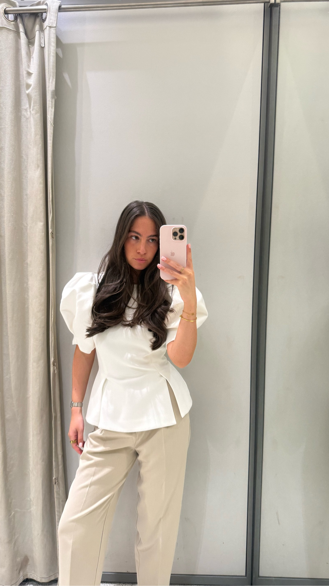 Chic outfit - workwear - corporate - puff sleeve top - beige teoussrs 

#LTKworkwear #LTKstyletip #LTKspring