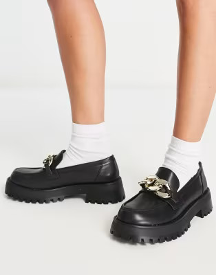 Stradivarius chunky flat loafers with chain detail in black | ASOS | ASOS (Global)