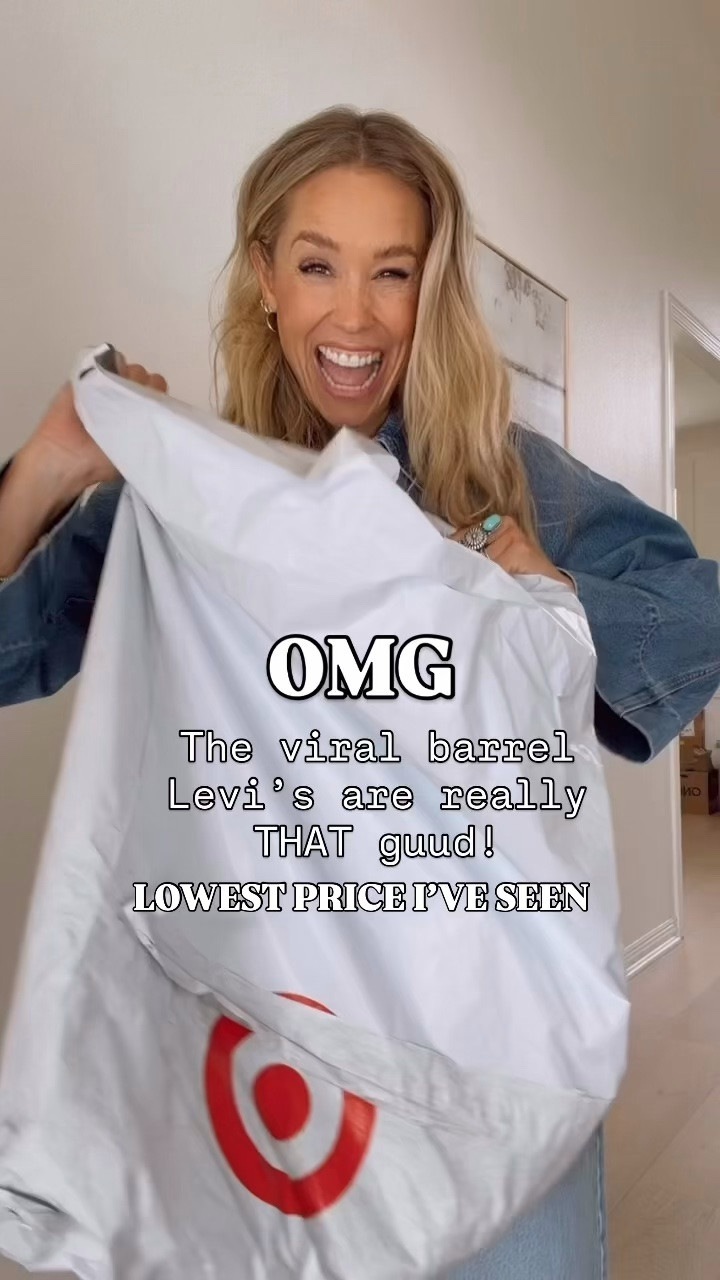 🤍 Lowest price I've seen on these Levi barrel pants! These are going VIRAL & for good reason.

Wearing size 27/ my tts

#LTKgrwm #LTKootd
#LTKmomlife