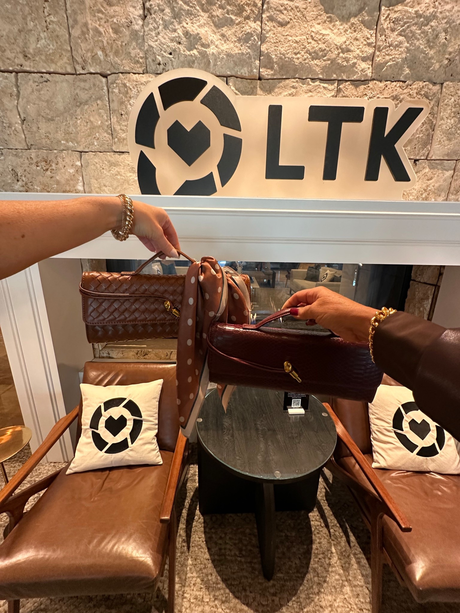 East west bags are trending! I have a few options for you! 

Burgandy bag trending purse 


#LTKItBag #LTKCon #LTKFindsUnder100