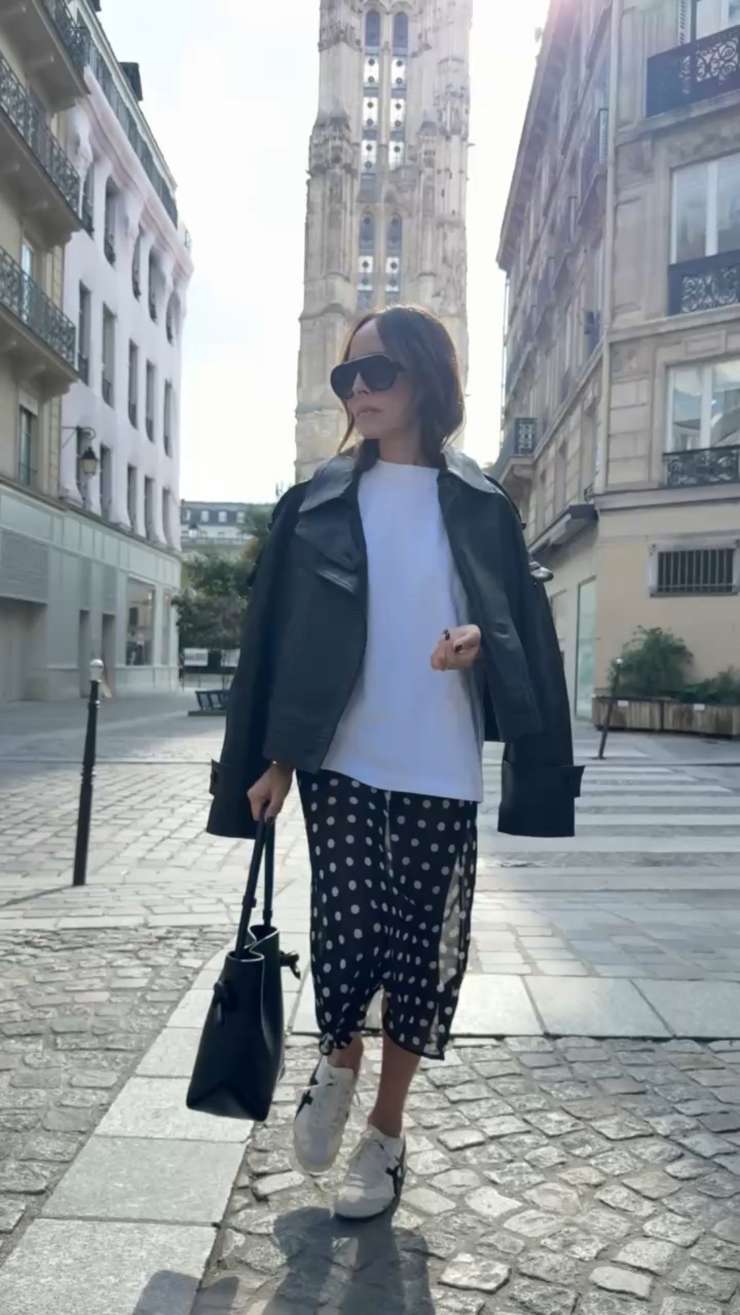 Quick fit check! This white tee from Uniqlo is one of my go-to tops… so easy to dress up or down! I’m wearing a size XS (this is a men’s tee)


#LTKStyleTip #LTKTravel #LTKSeasonal