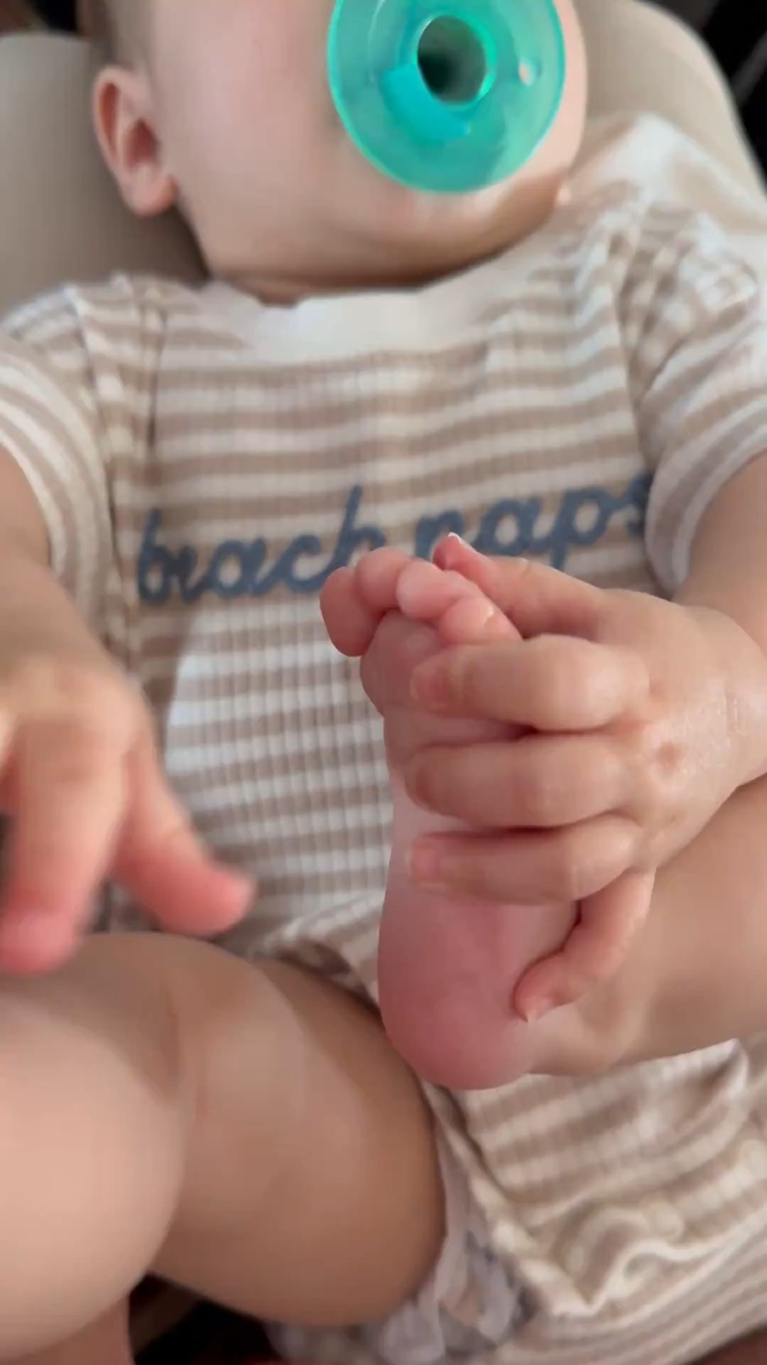 Beach naps>>> the cutest little $8 baby onesie!





#LTKSeasonal #LTKFindsUnder50 #LTKBaby