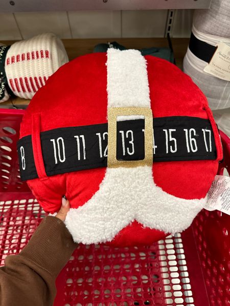 Santa Christmas countdown pillow at Target! $10 and so cute!!! 

Christmas
Christmas decor
Santa 
Pillow
Home decor

#LTKHoliday #LTKhome #LTKSeasonal