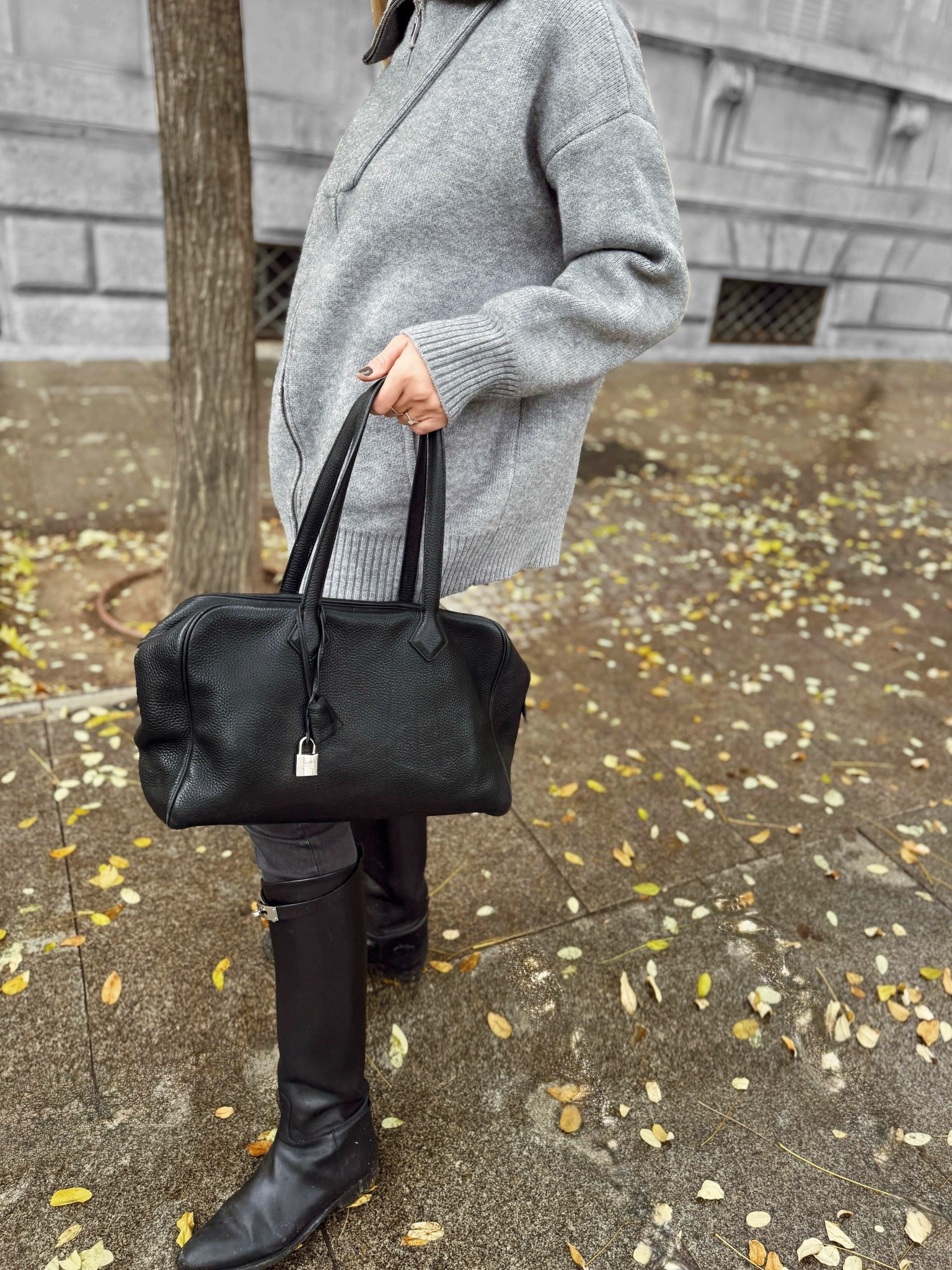 La lluvia no es lo mío…🌧️

———————————

Not a fan of rainy days 🌧️