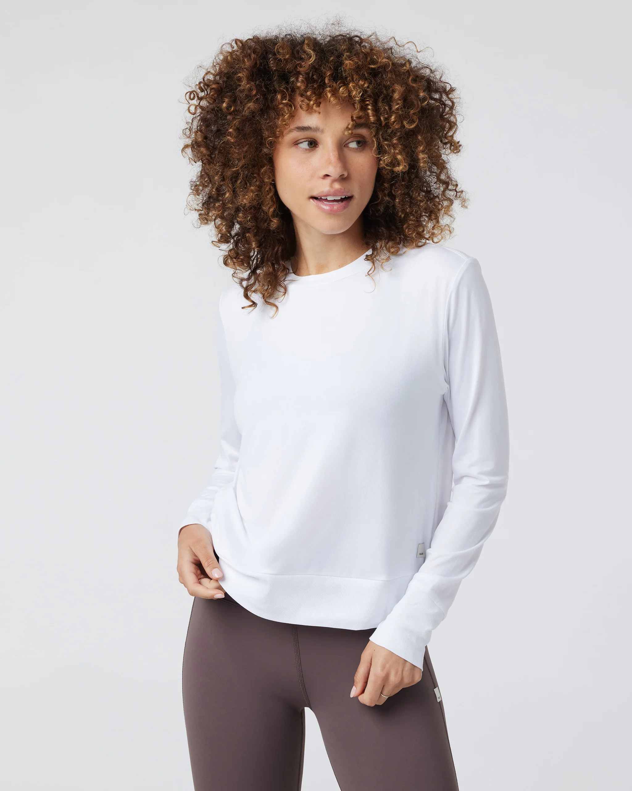 Daydream Crew | White Lightweight Long-Sleeve Top | Vuori | Vuori Clothing (US & Canada)