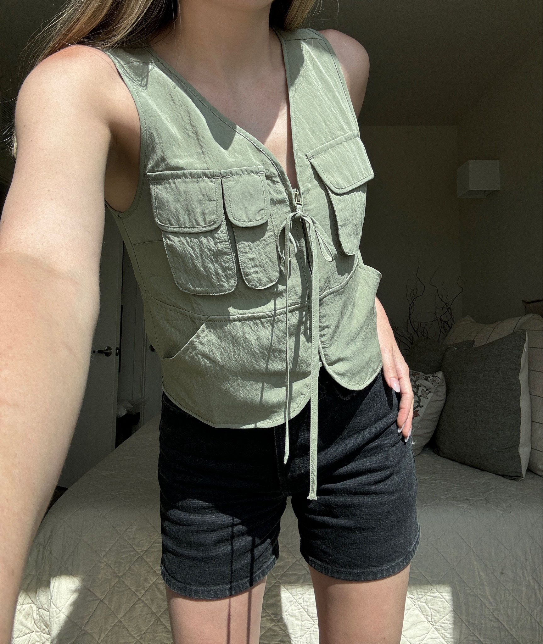 wearing an XS in the top and 25 in the denim shorts :)


#LTKOver40 #LTKTravel #LTKStyleTip