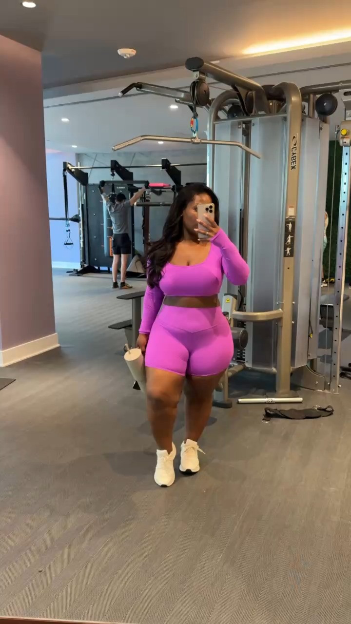 Back on that grind 💪🏾

Set is Fabletics and on sale! 

Active wear, matching set, workout, curvy girl fashion, emmy petit  

 #LTKActive #LTKMidsize #LTKPetite