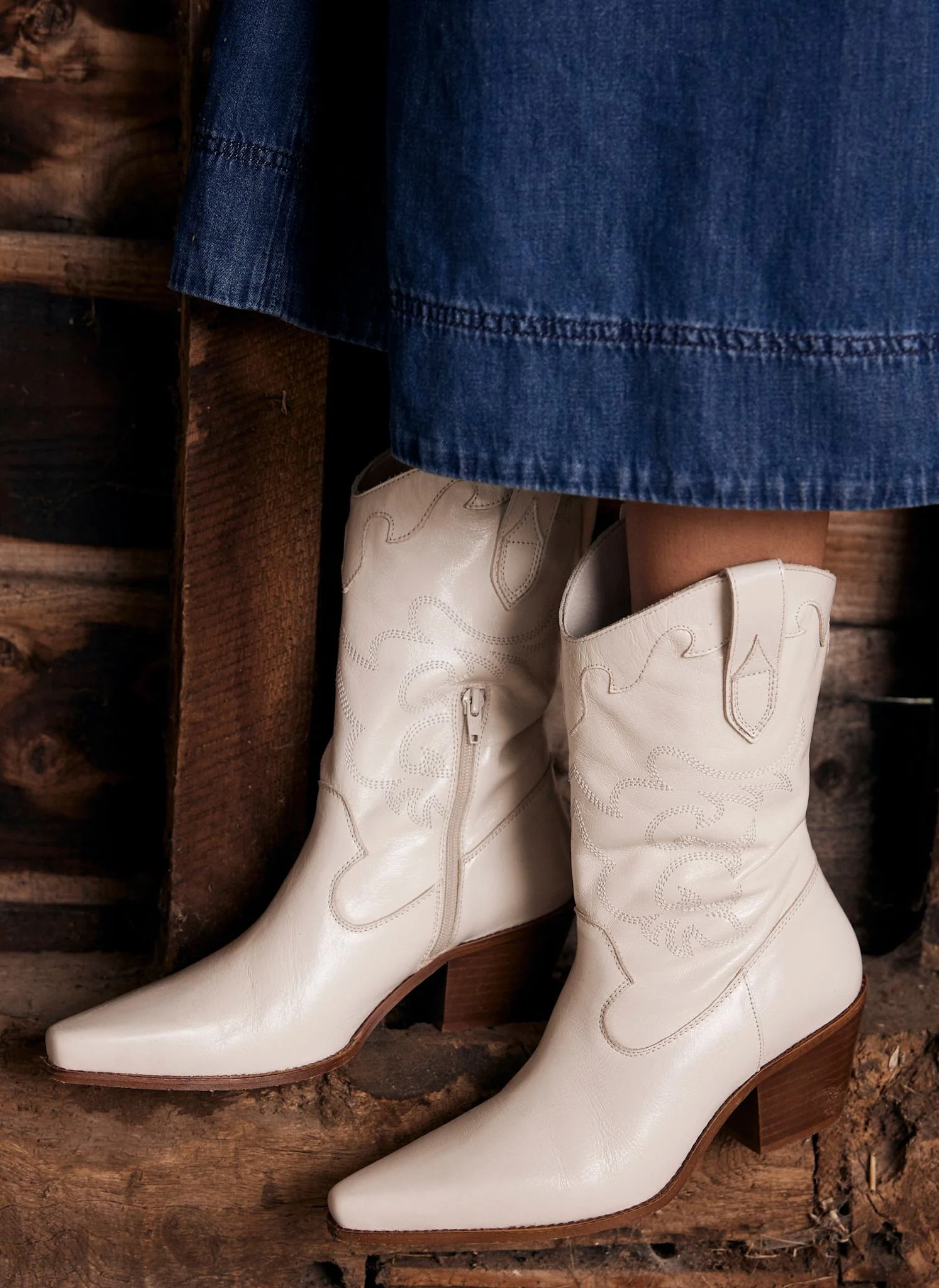 Etta White Stitched Cowboy Boots | Mint Velvet