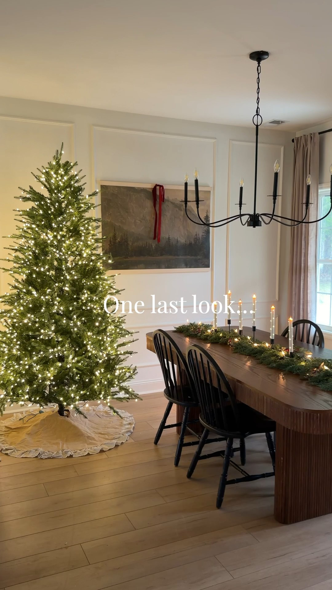 One last look at my Christmas dining room before i take all the decor down. For the longest time something was off in my dining room until found this table from @hernest_official it makes the room feel finished and so cozy!
Comment table and I'l send you a link to my exact one!
#diningroom #diningtable #diningroomdecor #newyearnewdiningroom