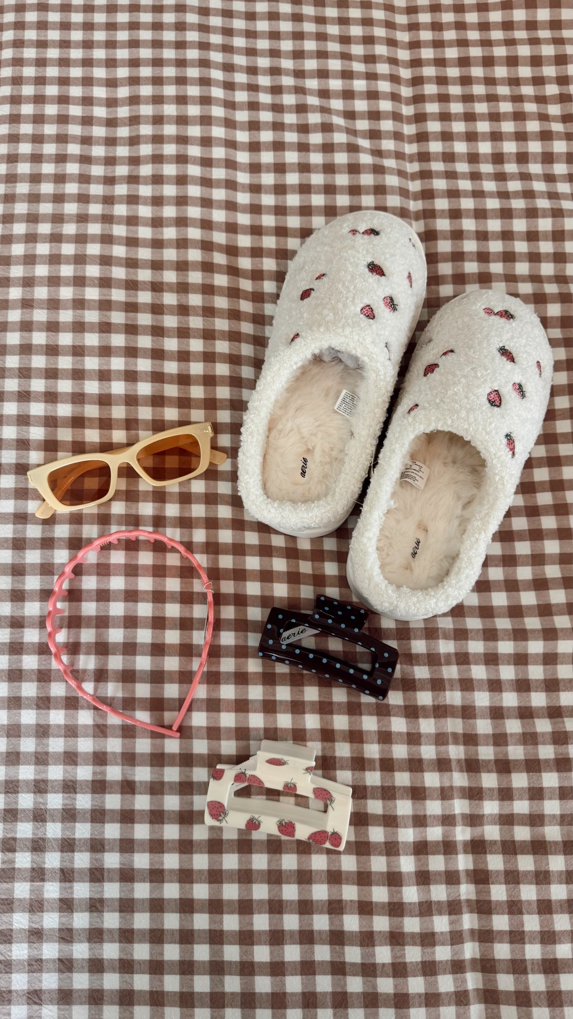 The cutest @Aerie accessories 🍓🕶️🌷

#LTKSeasonal #LTKTravel #LTKU