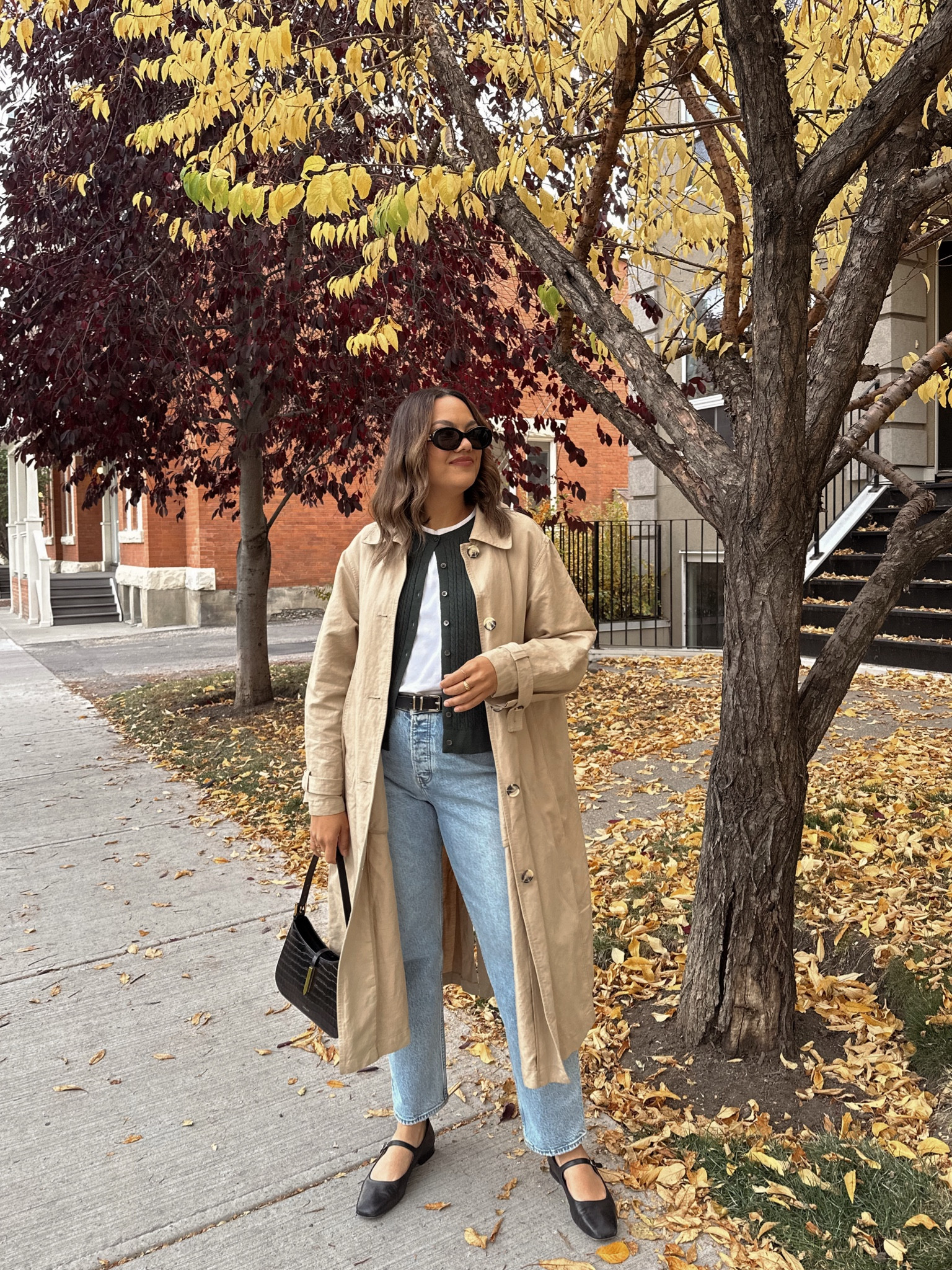 Fall outfit idea!

-Arket beige single-breasted trench coat, new version linked. I have a medium. 
-Uniqlo white T-shirt, I have a large. 
-Old Navy forest green cable knit cardigan, I have a large. 
-Abercrombie black belt with gold buckle. 
-Poppy Barley black leather Mary Jane flats. 
-Demillier London black leather crocodile shoulder bag. 
-Celine Triomphe sunglasses. 



#LTKstyletip #LTKautumn #LTKcanada