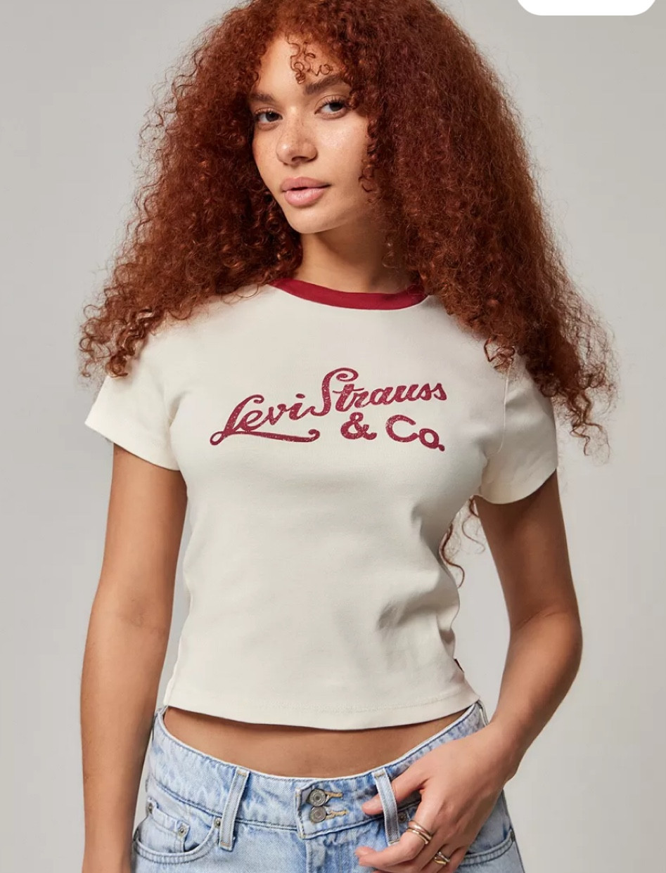 Baby tee, cropped top, autumn, crop top, graphic t shirt, neutral outfit, Levi’s 



#LTKautumn #LTKeurope #LTKstyletip