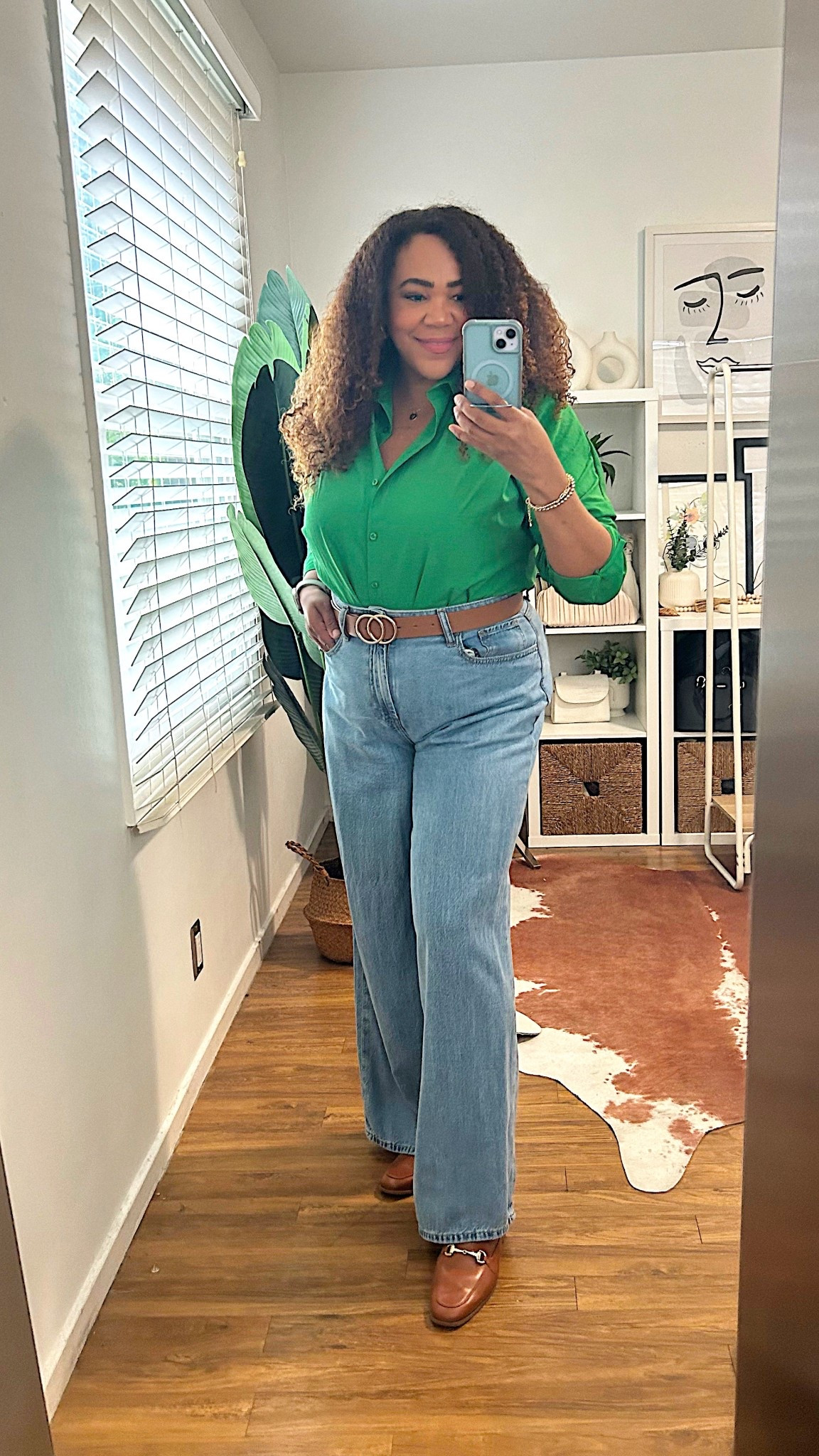 Friday casual work outfit 💚 I got a large in the shirt and 32 in the jeans. So good!


#LTKMidsize #LTKWorkwear #LTKOver40
