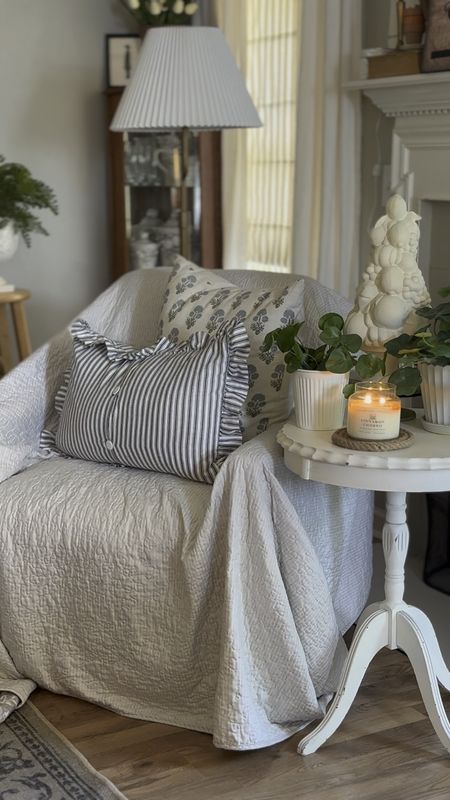 Custom cottage inspired DIY jute trivet for your home decor. 🙌🏼

#LTKHome #LTKSeasonal #LTKVideo