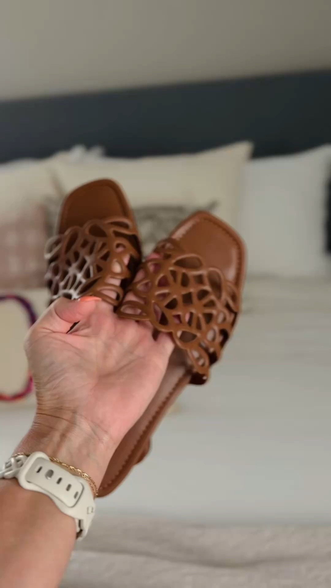 @Target shoes are 40% off today! These are the most comfortable sandals and I’ve been wearing them with so many things this spring and summer!

#LTKSaleAlert #LTKSeasonal #LTKOver40