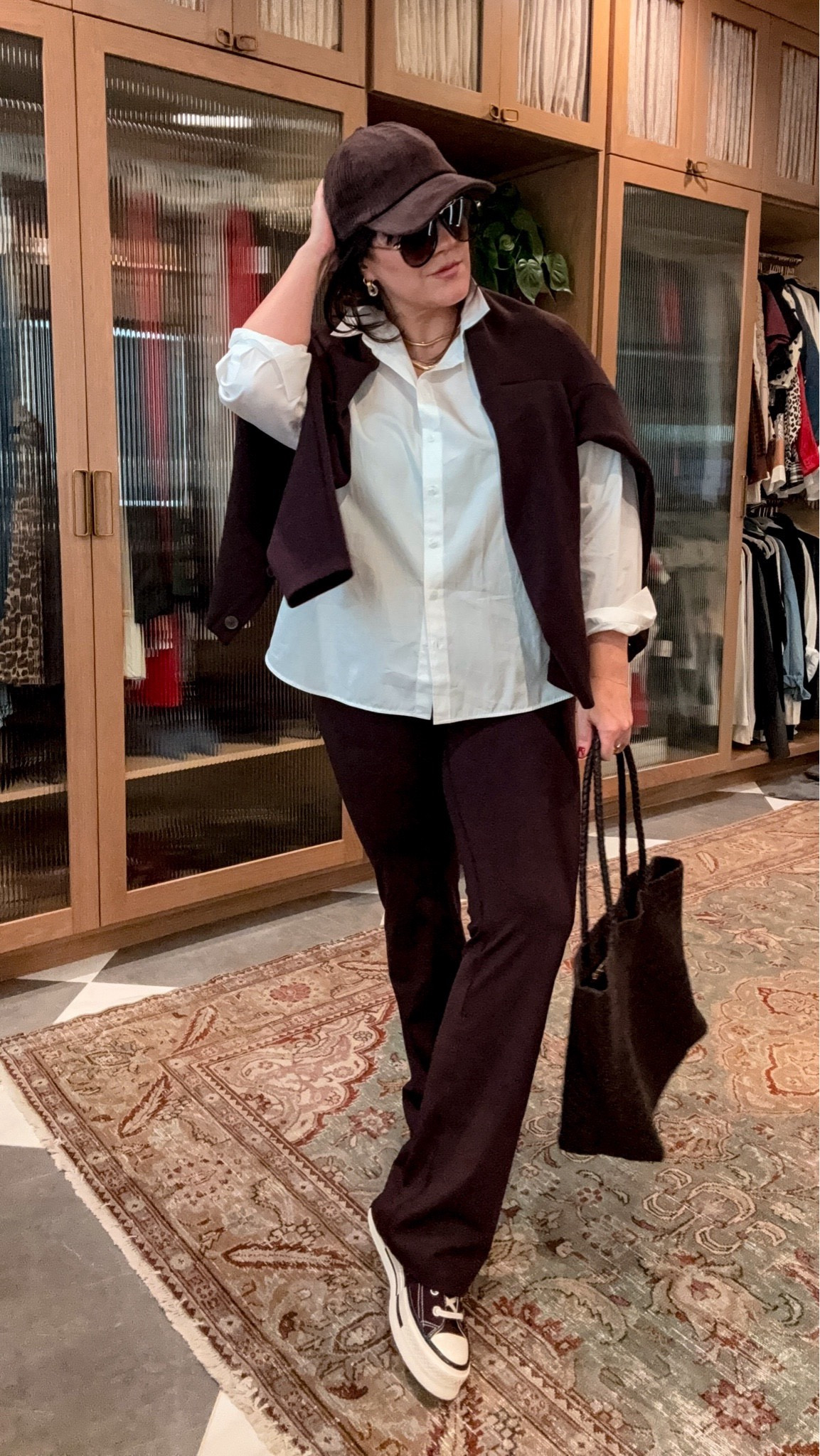 Midsize errands outfit Xl regular length in the flare booty boost pant (smoothing in the thigh, and tummy) Xl in the white button down top Xl in the air essentials cardigan

#LTKMidsize #LTKSeasonal #LTKStyleTip