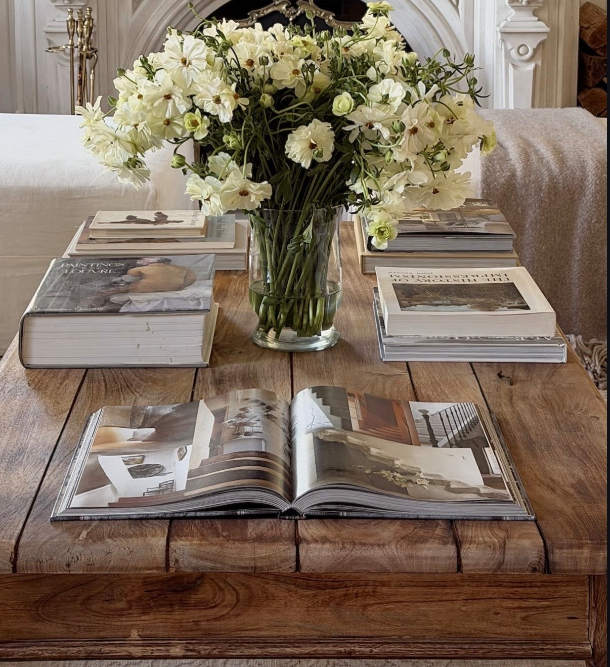 Obsessed with this gorg reclaimed wood coffee table - so cozy & perfect for neutral decor