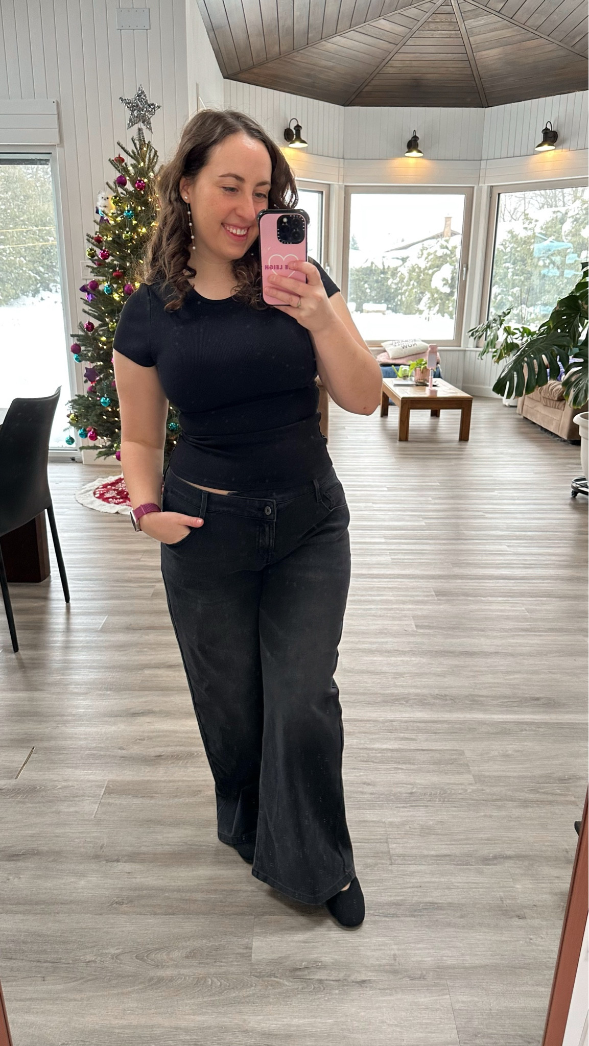 Some funky asymmetrical black jeans to start the new year in style 🖤

#LTKSeasonal #LTKootd #LTKMidsize