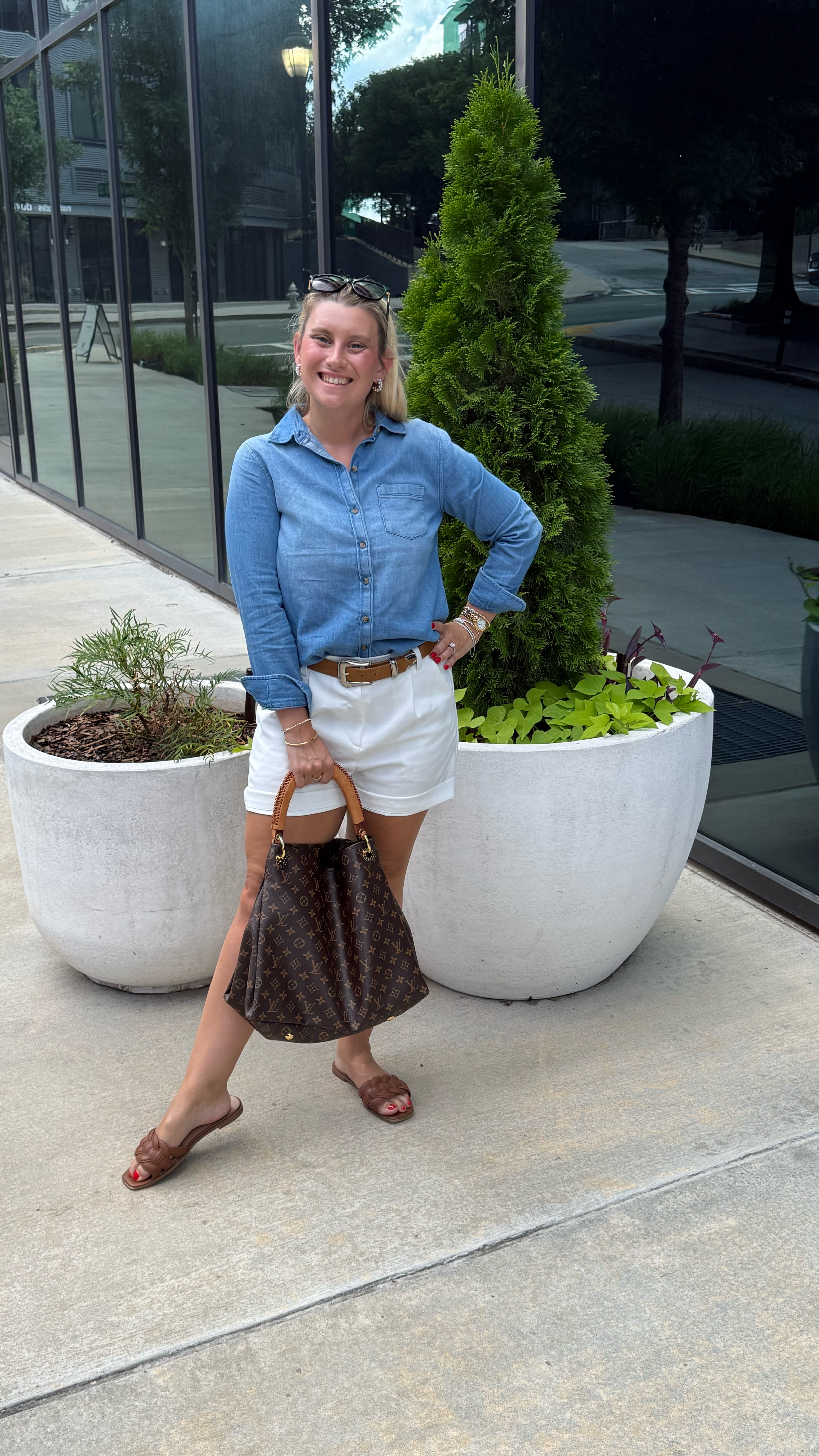 Wore this for Father’s Day + my sister’s birthday—and it might be one of my fave summer combos 💙🤍

Darts, dinner, and drinks called for something classic but cute. I recreated this inspo look with pieces I already had—Old Navy, Target, and Draper James for the win 🙌🏼

Saved the exact outfit on LTK if you’re feeling the coastal-casual vibes.
🎯 Would you wear this for a night out with your fam?

#FatherDayFit #OutfitInspired #WestAndWonder #StyleRepeater #SummerStyle #CuratedByAllie #OOTD #LivingTheLabradorLifestyle #TasteAndTravel #StyleIdeas #WhatIWoreToday
@oldnavy @draperjames @targetstyle