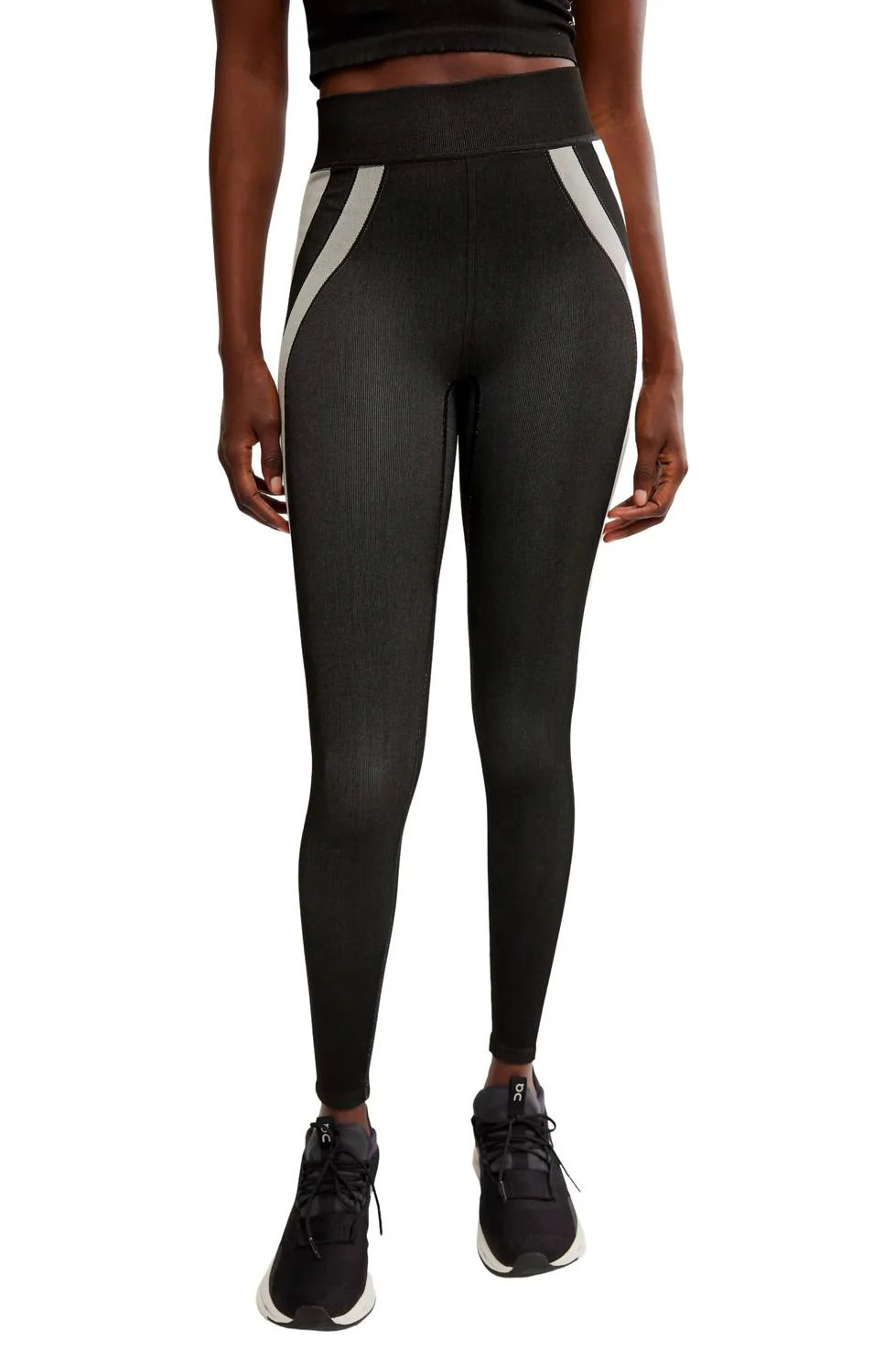 Movement Free Kick Leggings In Black | Shop Simon