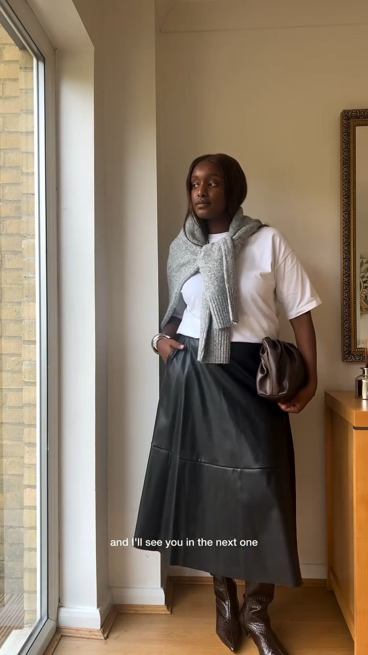 day 8/30 🖤 recreating the row for £100? 

I love The Row aesthetic but not their price tag so let’s see if 4 pieces from @tuclothing can help emulate The Row look? What do we think? 

tshirt, boots, skirt and jumper @tuclothing 
jewellery @asos | ad 

leather skirt, white tshirt, the row, the row aesthetic , minimal style, minimal aesthetic , knee high boots, minimal outfit, styling reel #modestoutfitideas #ukcontentcreator #falloutfitideas #leatherskirt #kneehighboots #therow #therowaesthetic #minimalchic