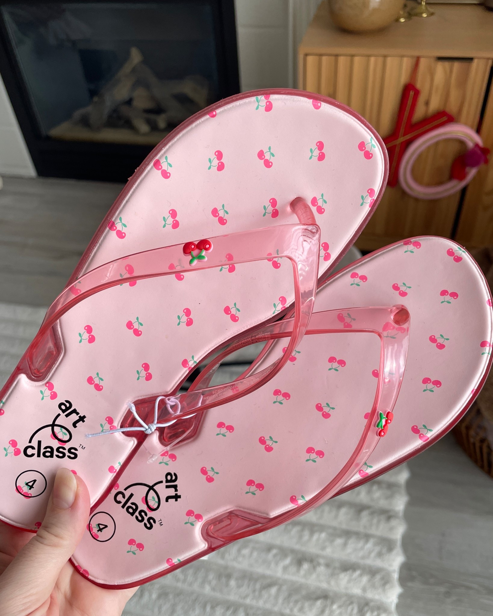 Girls jelly flip flops 🍒
Target kids


#LTKKids