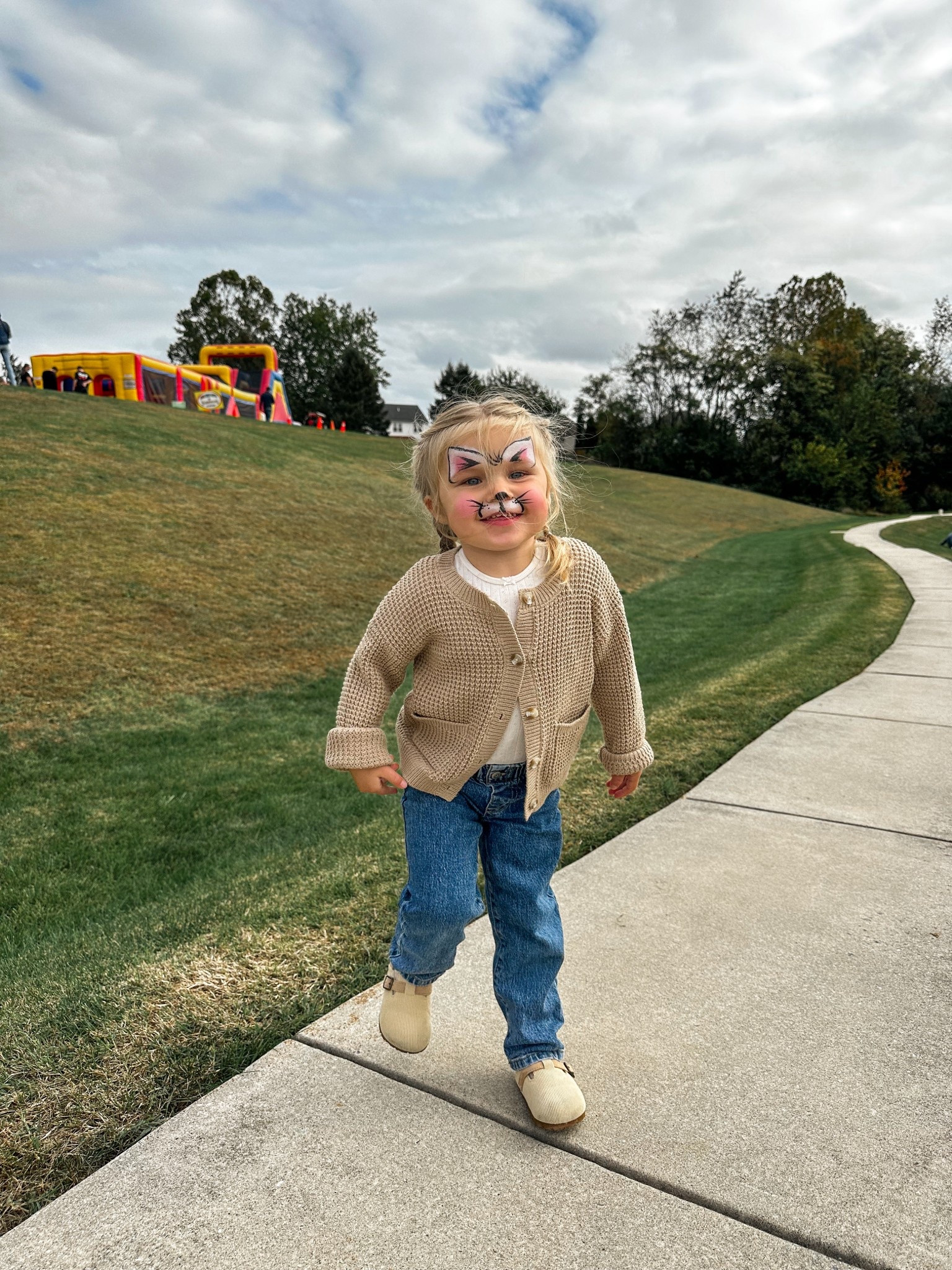 Autumn fun for toddlers definitely includes bounce houses and face paintings! 

Madelyn’s outfit was so cute today, and I wanted to link it here! 🫶🏻

#LTKToddler #ToddlerOOTD #ToddlerStyle

#LTKFindsUnder50 #LTKKids #LTKStyleTip