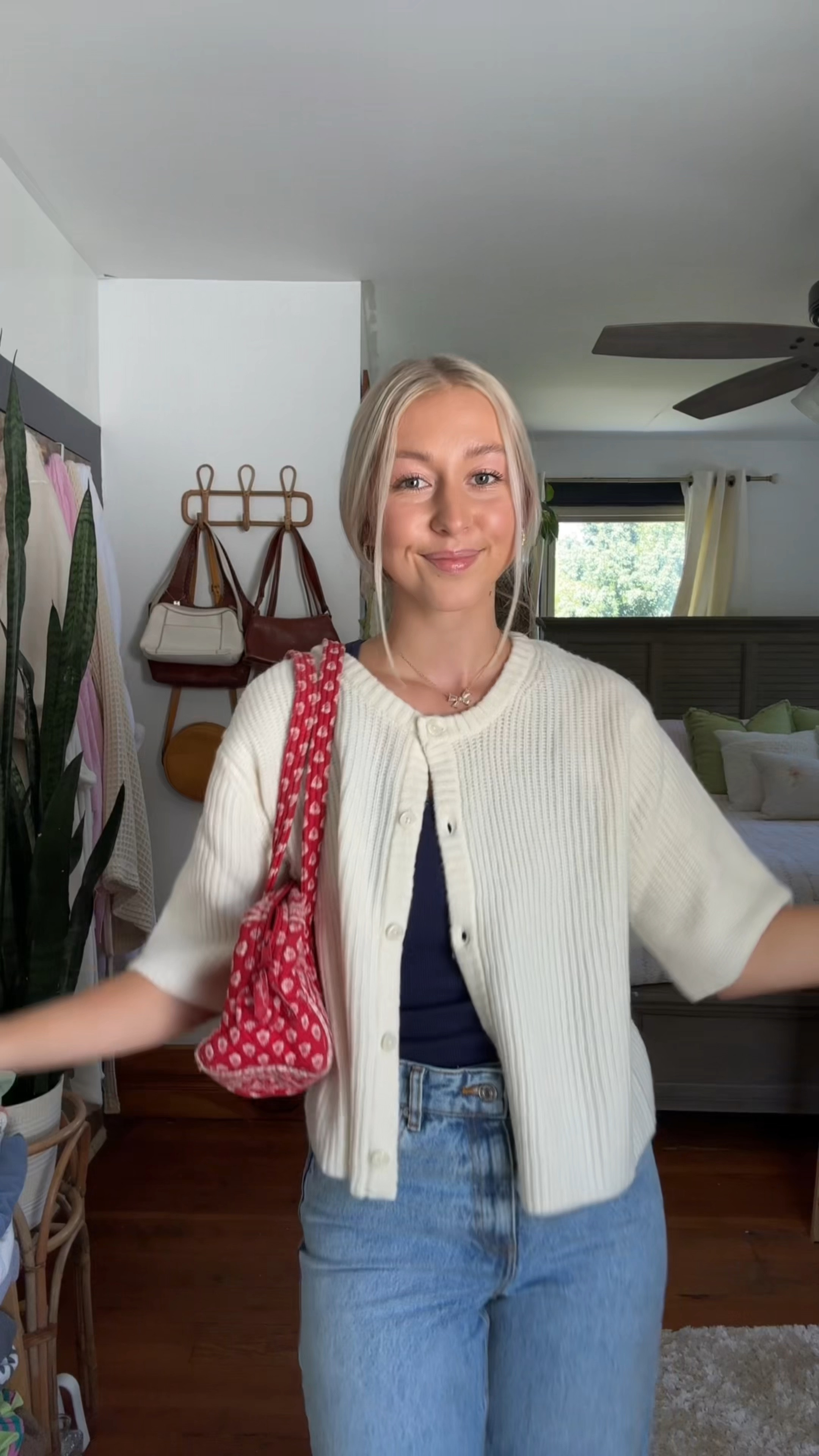 loving all the pops of red in this outfit!❣️

#LTKSeasonal #LTKFindsUnder50 #LTKStyleTip