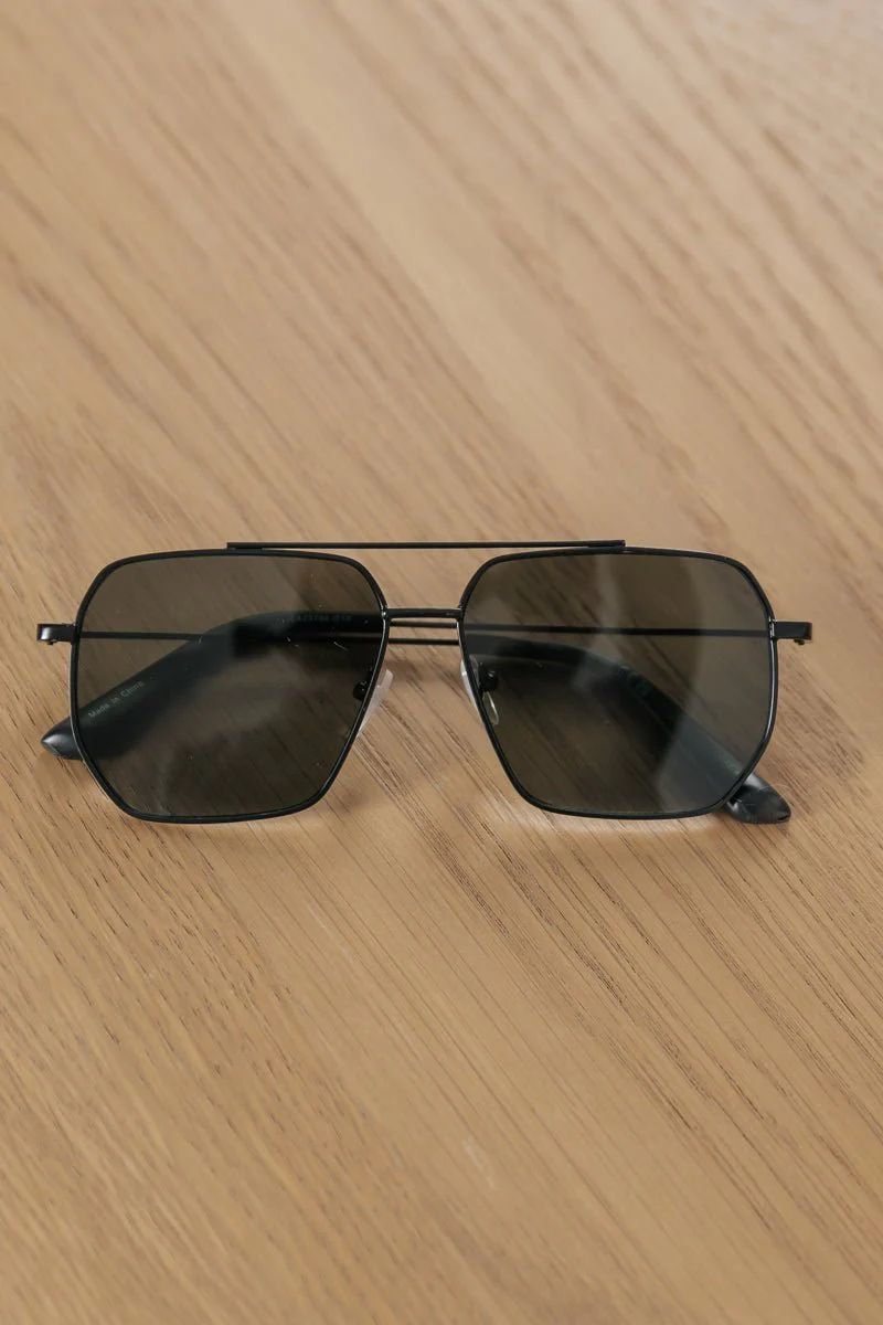 Stay Focused Black Aviator Sunglasses | Magnolia Boutique