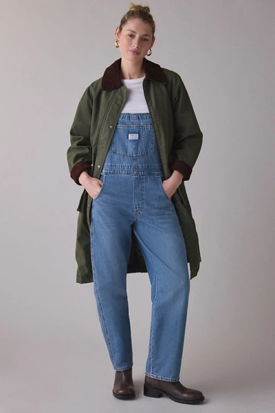 Levi’s® Extra Long Waxed Barn Jacket | Urban Outfitters (US and RoW)