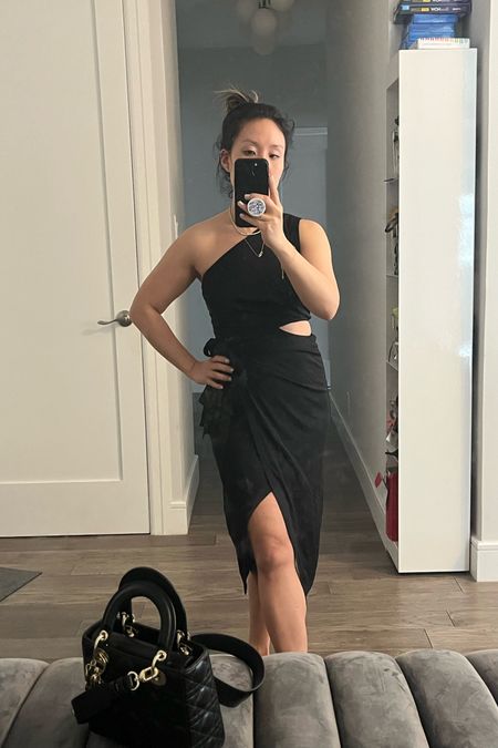 It’s wedding season! Wedding guest dress. Spring dress. This is an easy one to wear. The side tie lets you customize your fit. Under $20 right now! Black dress. Amazon find.

#LTKwedding #LTKitbag #LTKunder50