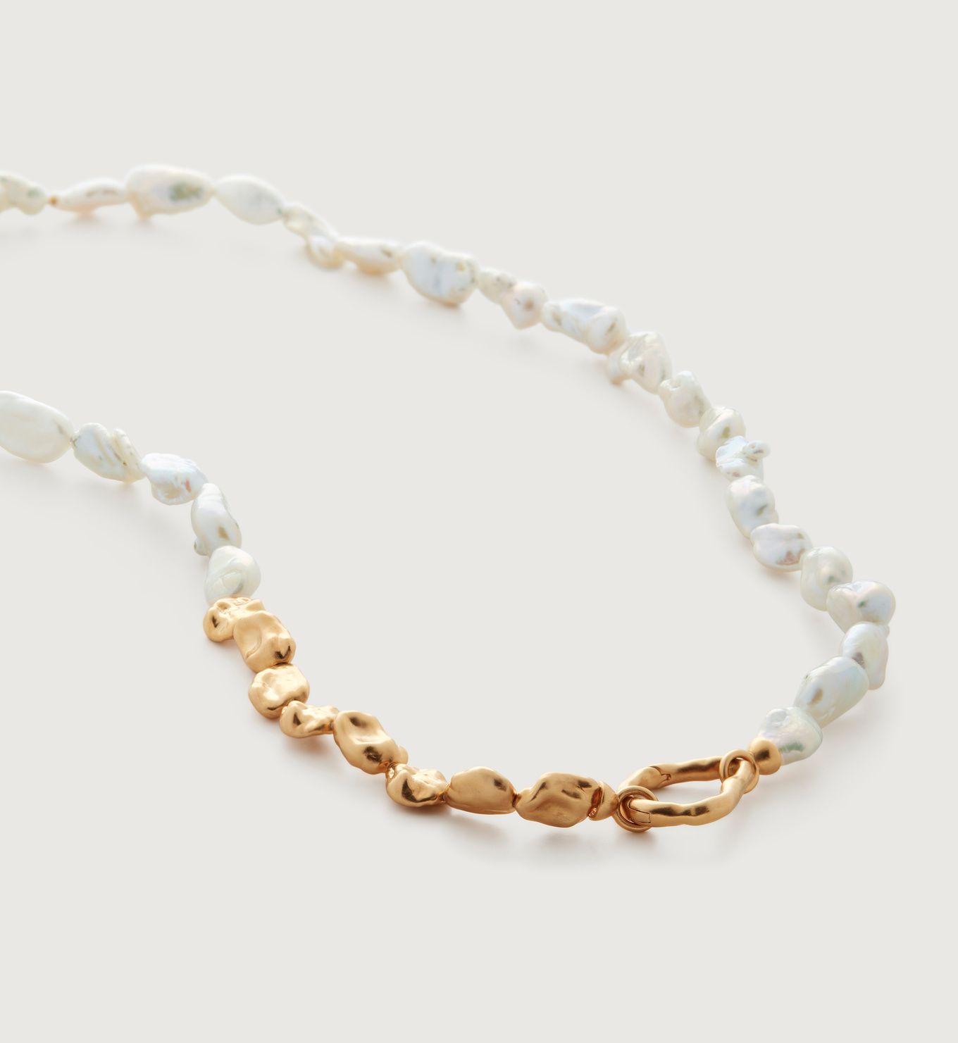 Keshi Pearl Necklace 46cm/18'



18k Gold Vermeil & Pearl


$425 | Monica Vinader (US)