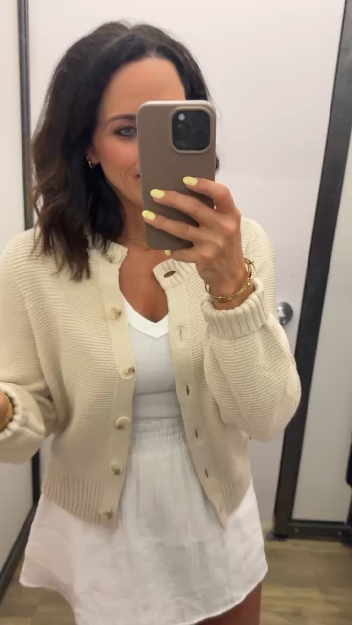 okay this cardigan is a BESTSELLER for a reason 🤍
old navy hit with this one… lightweight, flattering, and the perfect neutral layer for spring
#oldnavyfinds #bestseller #cardiganstyle #springoutfit #neutraloutfit #ltkstyle #ltkfinds


#LTKPetite