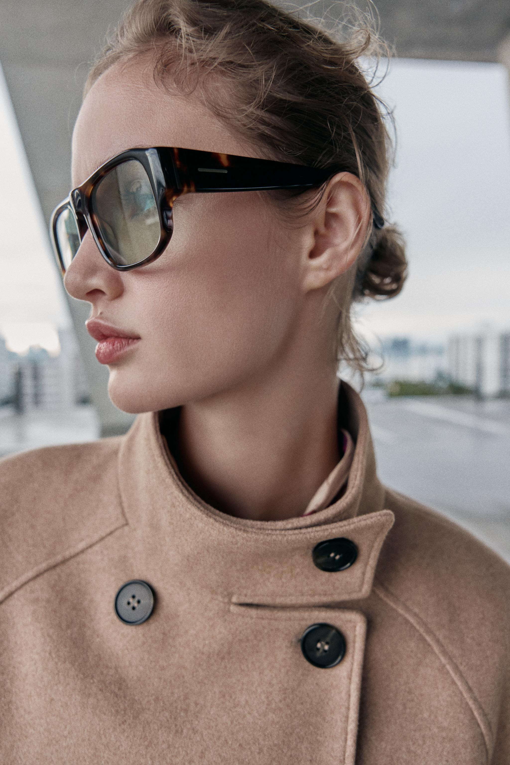 SHORT DOUBLE-BREASTED COAT WITH HIGH COLLAR | Zara UK