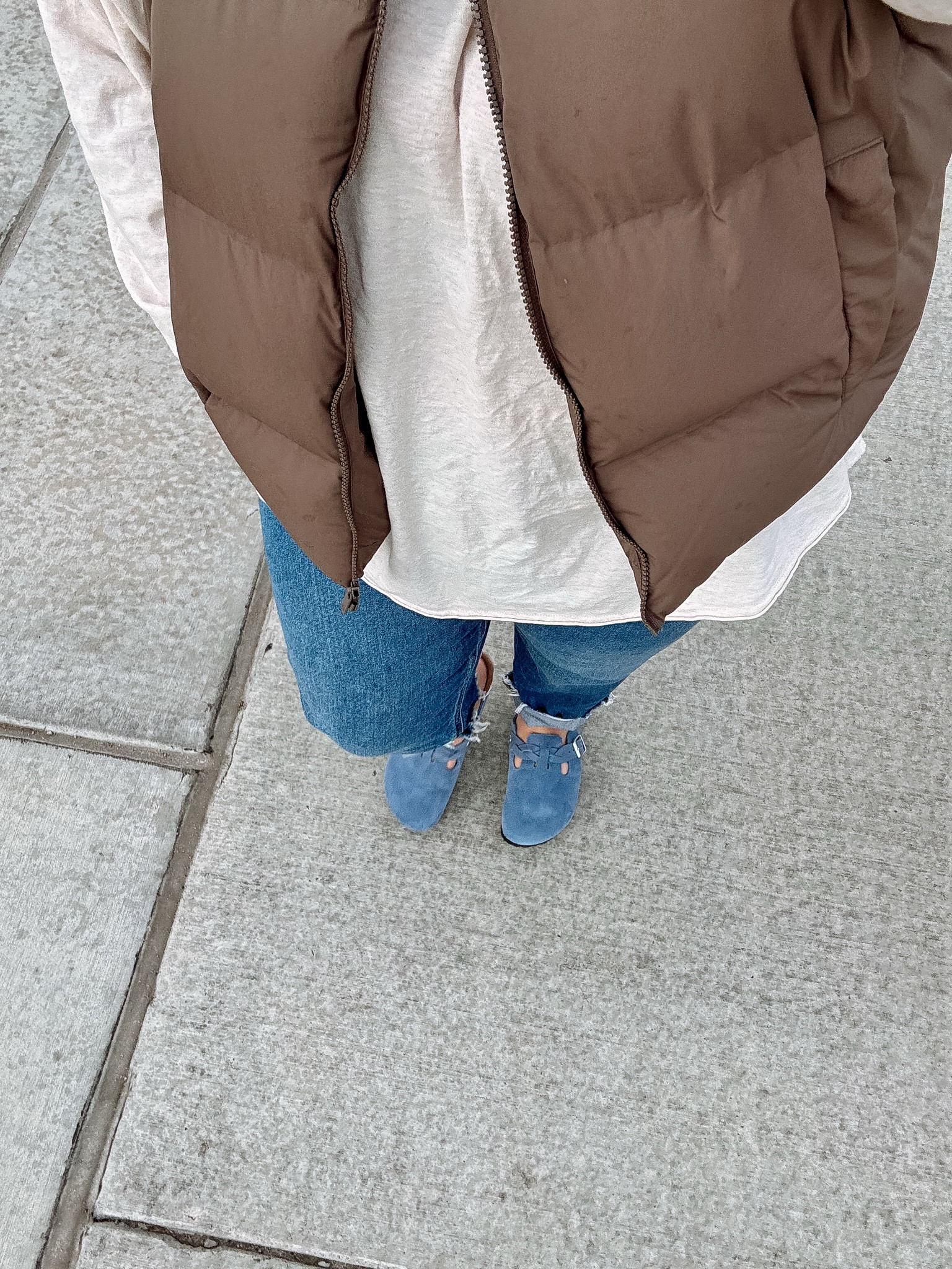 Casual mom outfit with blue Birkenstocks 🫶🏼
Wearing size xl in shirt and vest, 18 short in jeans 🫶🏼

#LTKMidsize #LTKPlusSize