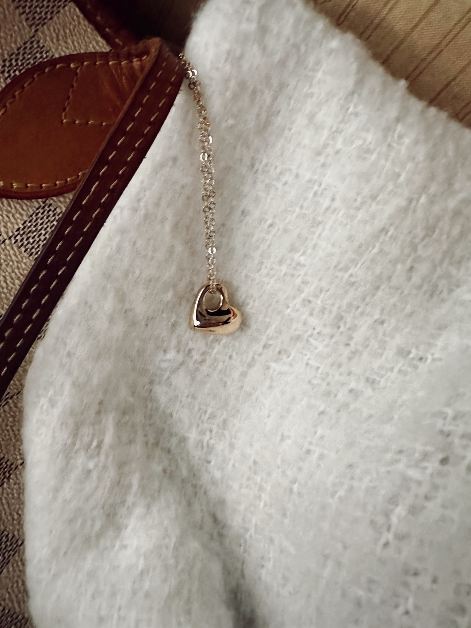 Gold open heart pendant necklace 

#LTKWedding #LTKFindsUnder100 #LTKStyleTip