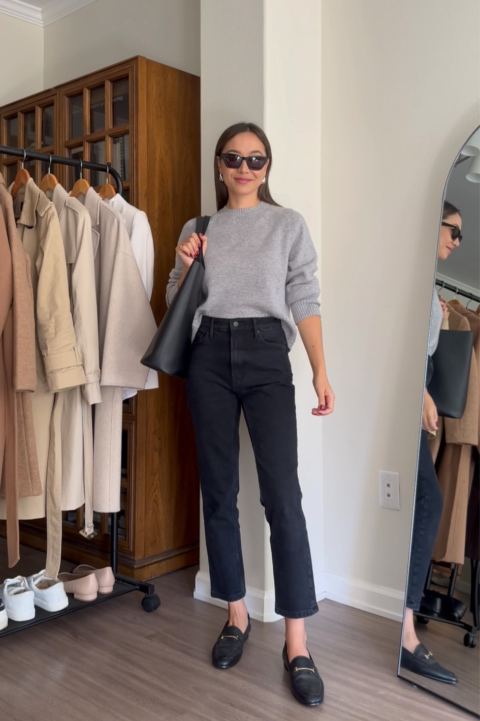 Fall workwear 

Everlane cashmere sweater 
Original cheeky jeans 
Loafers 
Hoop earrings  

#LTKSeasonal #LTKstyletip #LTKworkwear