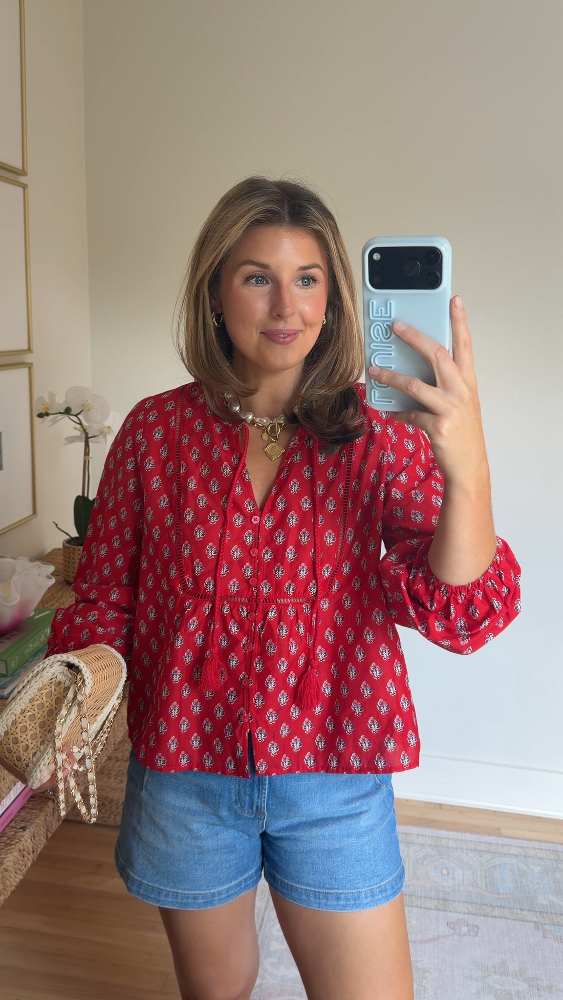Summer outfit idea for the 4th of July! Wearing a S in top and 26 in shorts