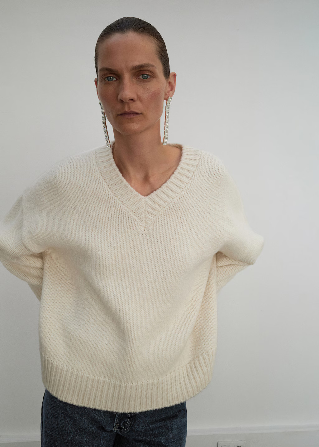 V-neck wool sweater - Women | MANGO United Kingdom | MANGO (UK)