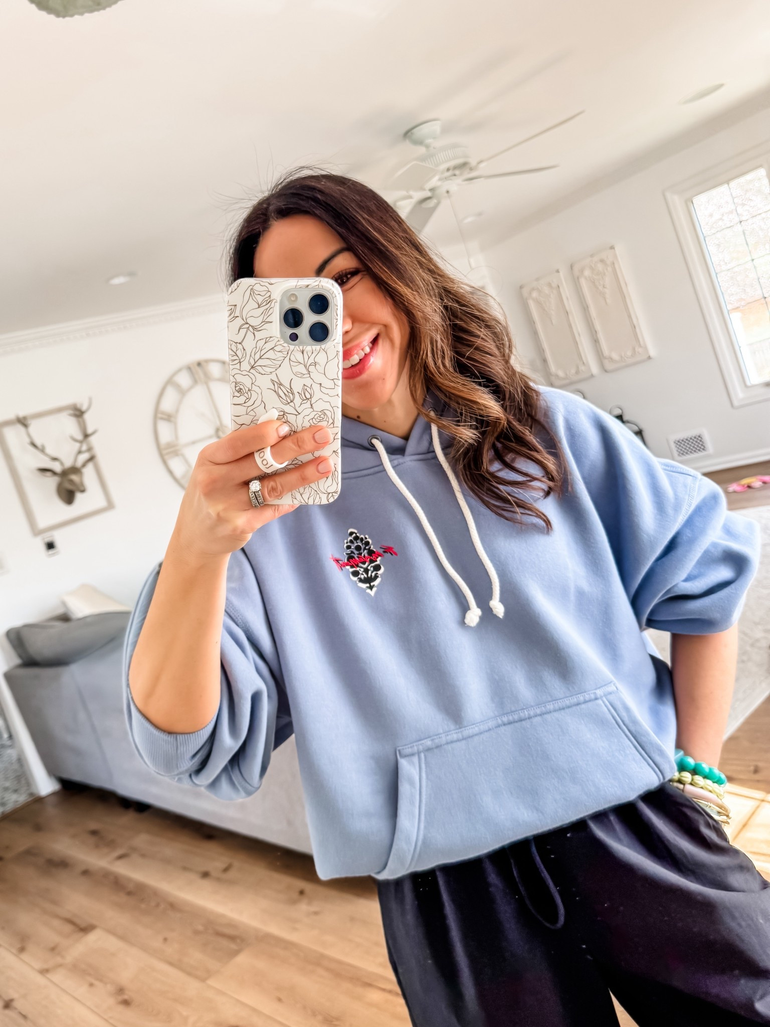 Small barrel pants. Hoodie XS.



#LTKOver40