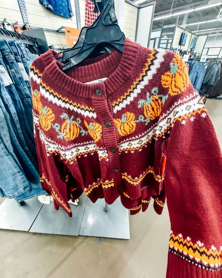 Old Navy has Mickey & Friends Halloween outfits for the WHOLE FAMILY right now! 🎃🧡 Matching family Halloween outfits with Mickey and the gang?! SO stinking cute for pumpkin patches, Halloween parties or a Disney trip! 🥹👻

#OldNavyFinds #MickeyAndFriends #FamilyMatching #HalloweenOutfits #DisneyStyle

#LTKSeasonal