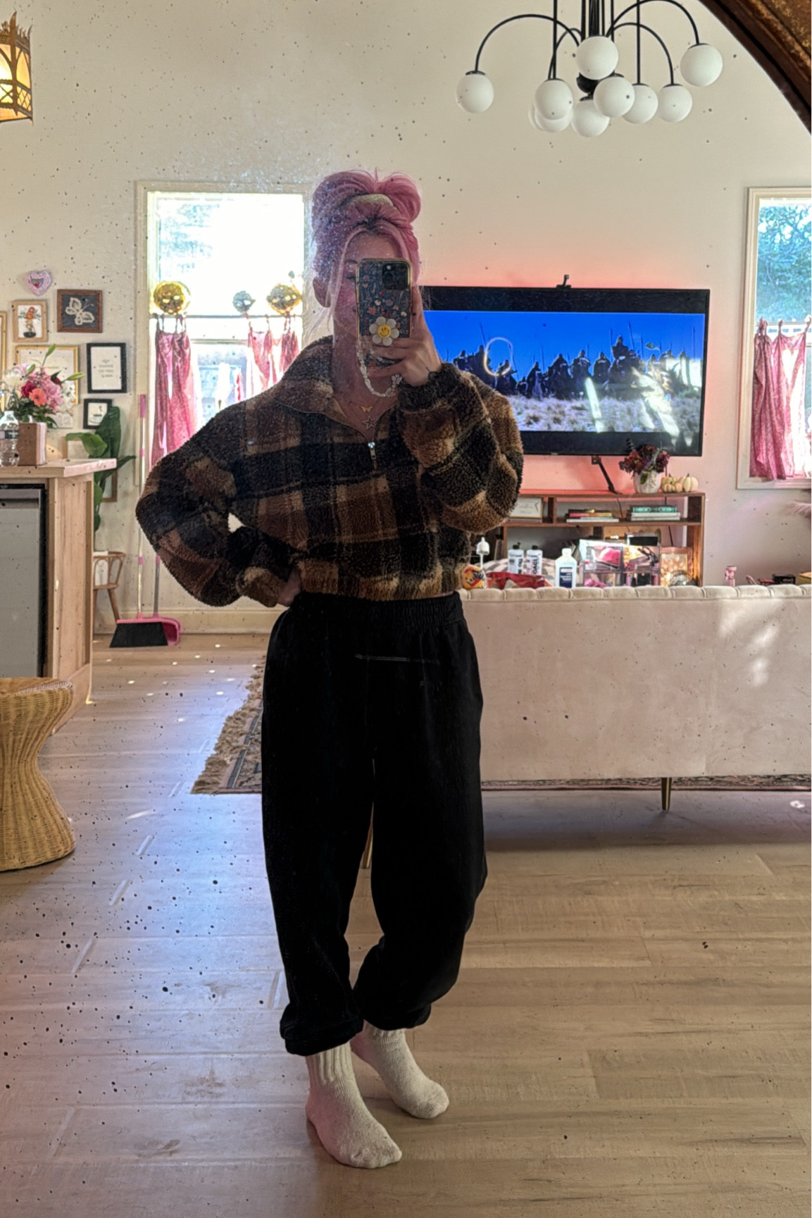 the cozy outfits coming OUT 
Cropped sweater, size S