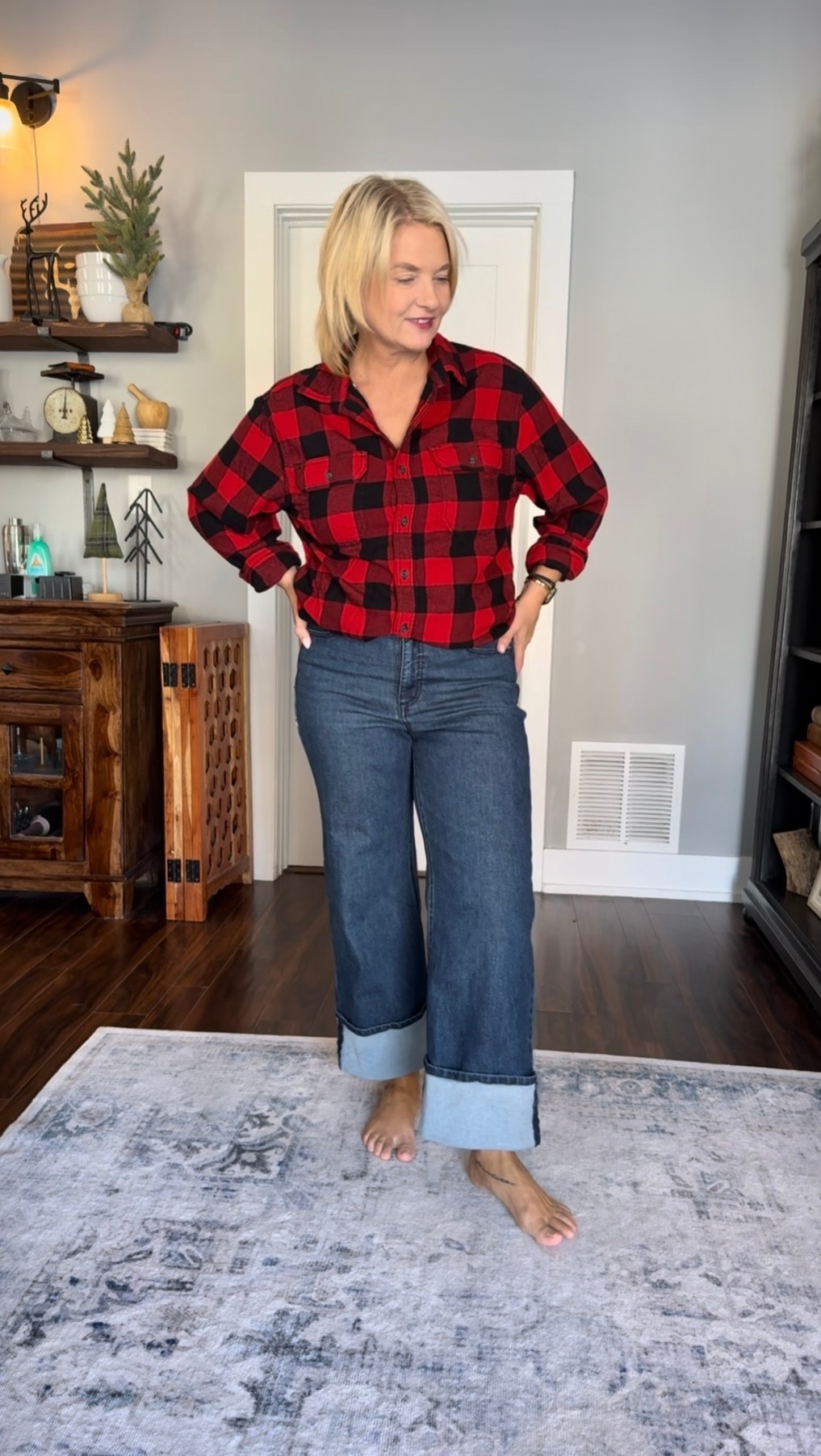 Flannel season is here! And this one is just $12!  Comes in a tons of color options so if red is t your color, trust me, there’s a color available you’ll love!

Denim, jeans, cuffed, cropped, ootd, casual, holiday, Christmas, over 40, mom style



#LTKFindsUnder50 #LTKootd #LTKgrwm