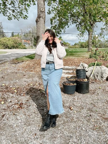 How to wear your denim skirt for Fall…
5’7 
L/XL 

#LTKSeasonal #LTKfindsunder50 #LTKmidsize