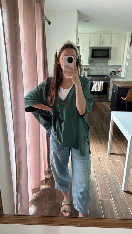 wearing a small in top (part of a set, love together or worn separately)
wearing an xs in jeans, denim is soft and comfortable and drawstring waist for mid or low rise 

Summer outfit, mom outfit, spring outfit 