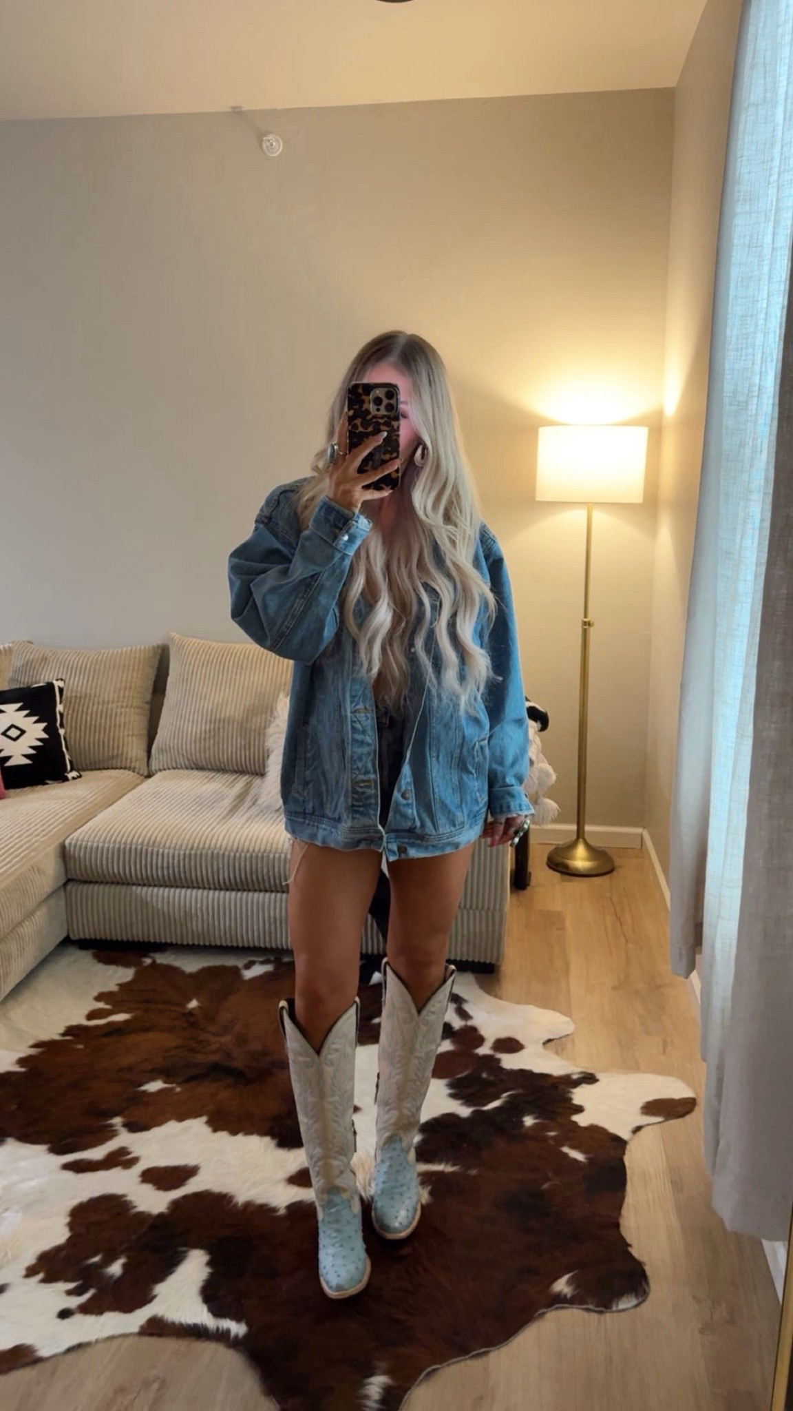 denim on denim always 🩵

#LTKSeasonal #LTKShoeCrush #LTKHoliday