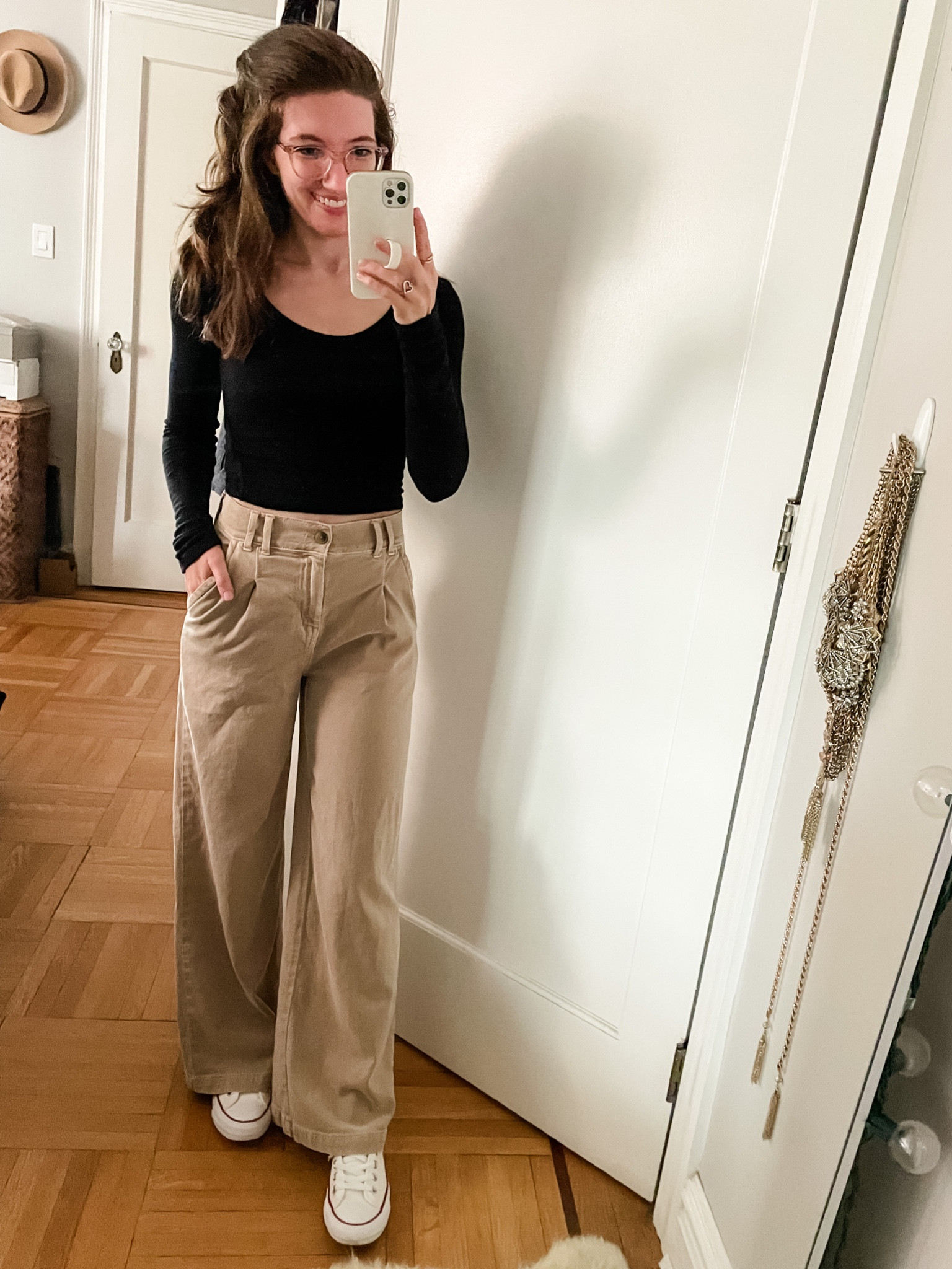 Cropped tee: TTS
Wide leg trousers: TTS, wearing the short length
Sneakers: TTS

#LTKSeasonal #LTKfindsunder50 #LTKworkwear