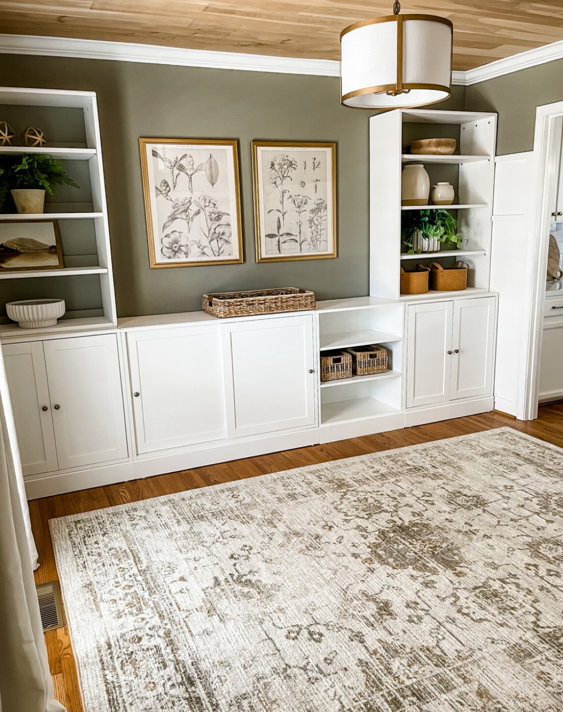 Office progress…

My office is SOOO close to being done- just had to add a desk and chair! 

#LTKFind #LTKstyletip #LTKhome