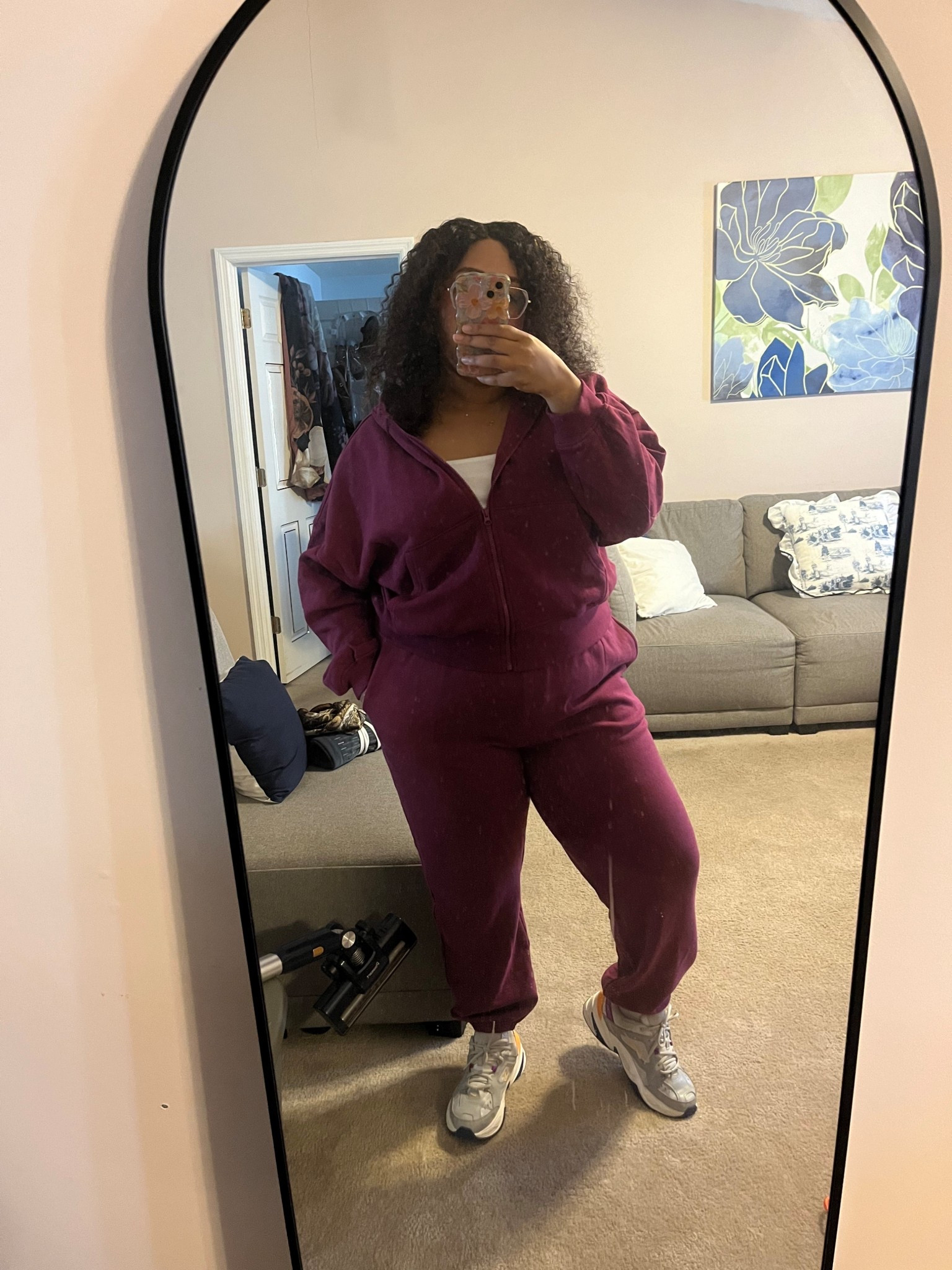 Wearing the comfiest sweat set today! Old Navy is currently doing an extra deal on activewear! #oldnavy #plussizefashion

#LTKSaleAlert #LTKFindsUnder50 #LTKPlusSize