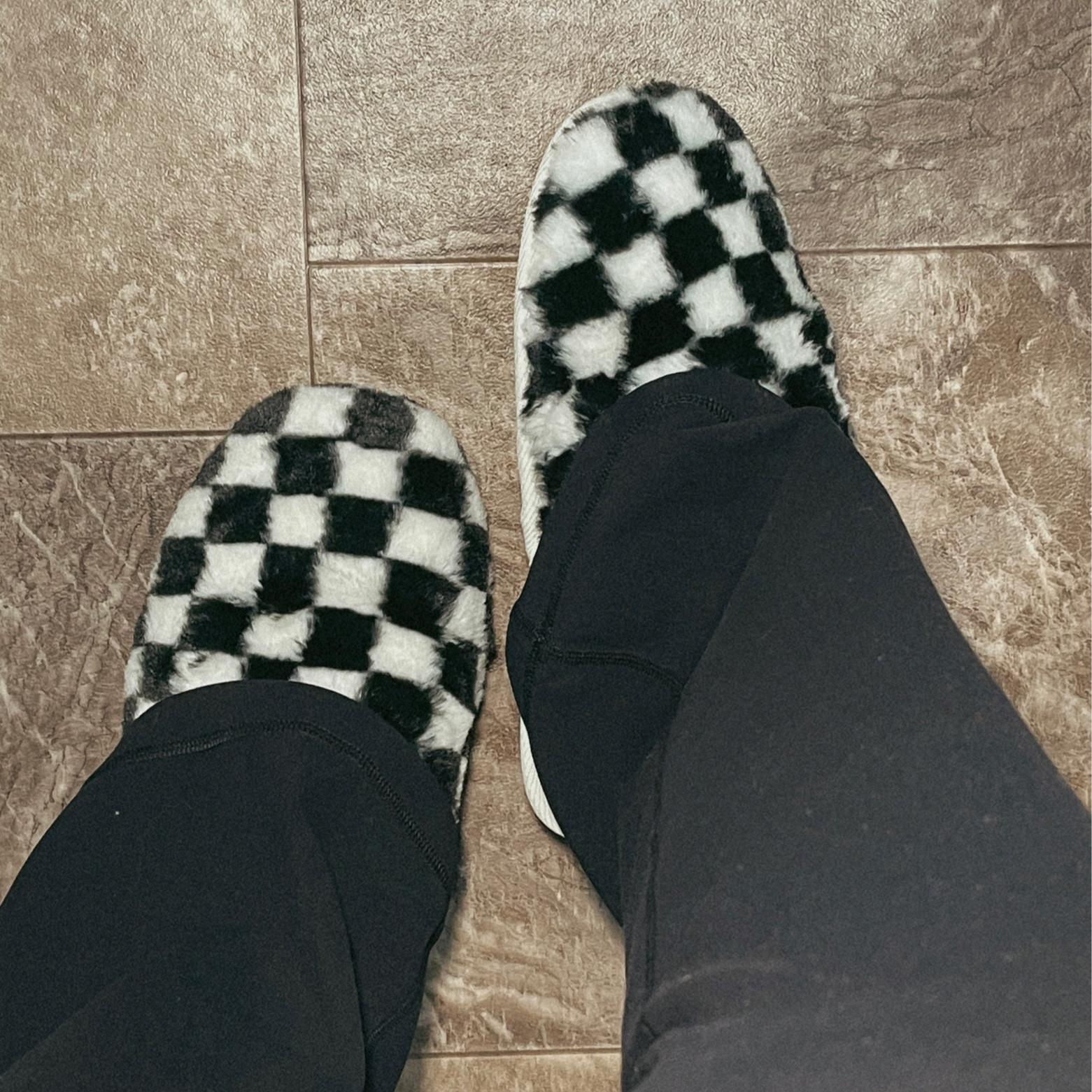 Love getting a new pair of comfy slippers! 🖤

#LTKshoecrush #LTKGiftGuide #LTKHoliday